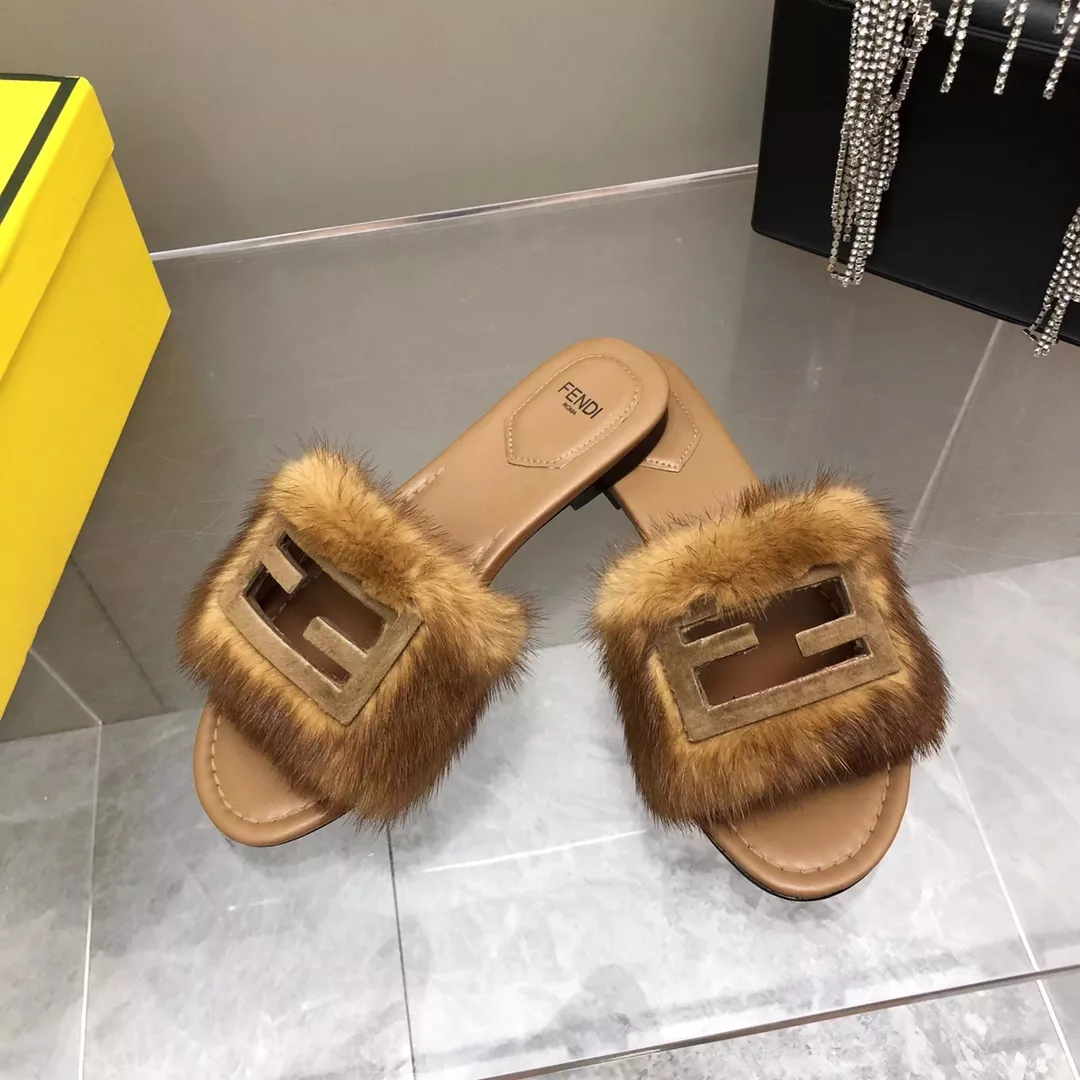 Durable 484 Fendi Slippers For Women