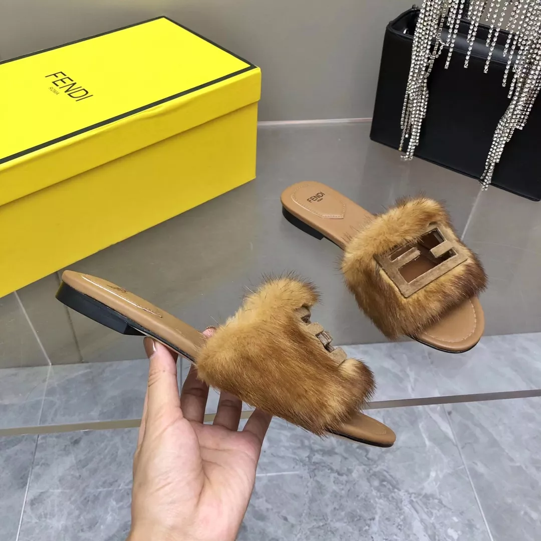 Durable 484 Fendi Slippers For Women
