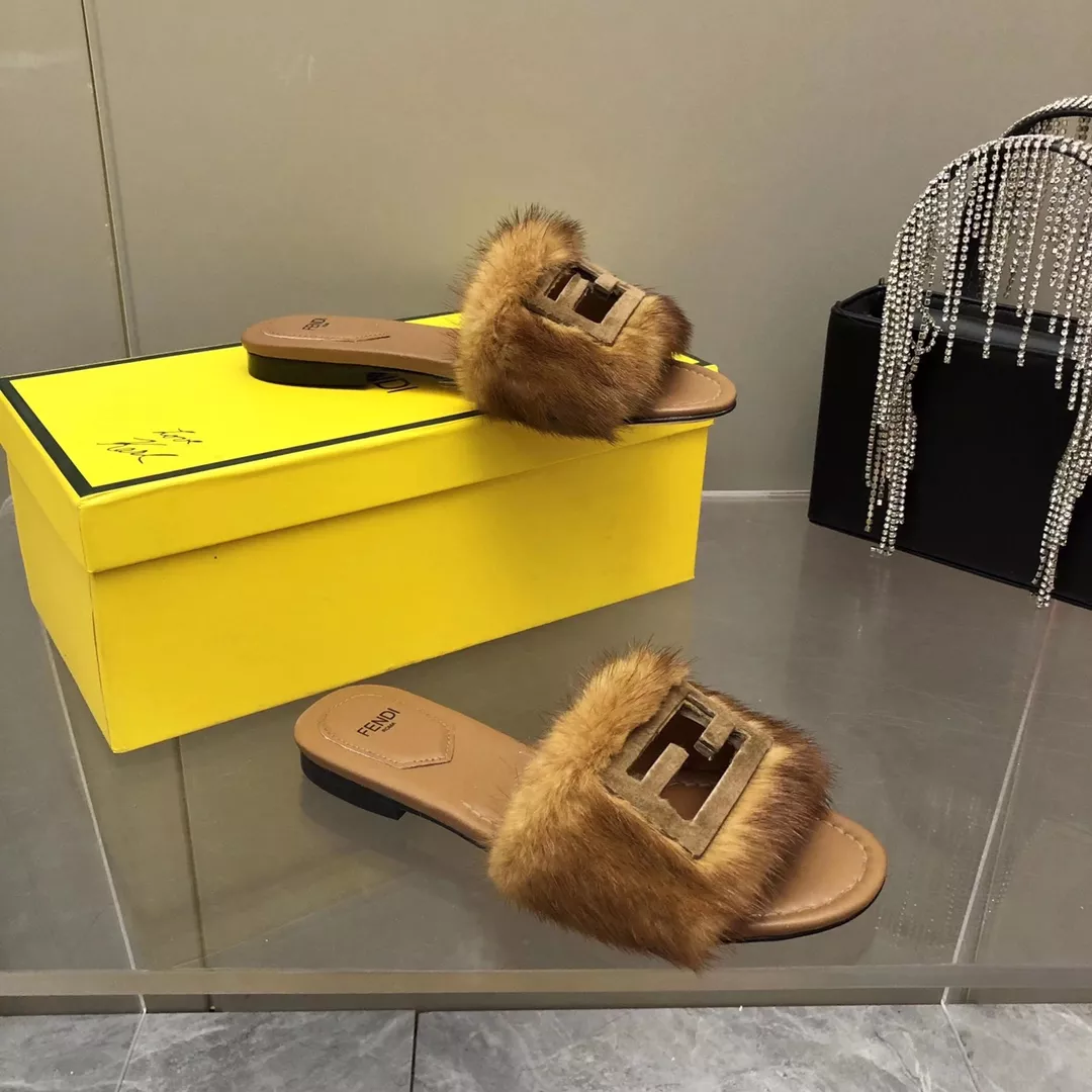 Durable 484 Fendi Slippers For Women