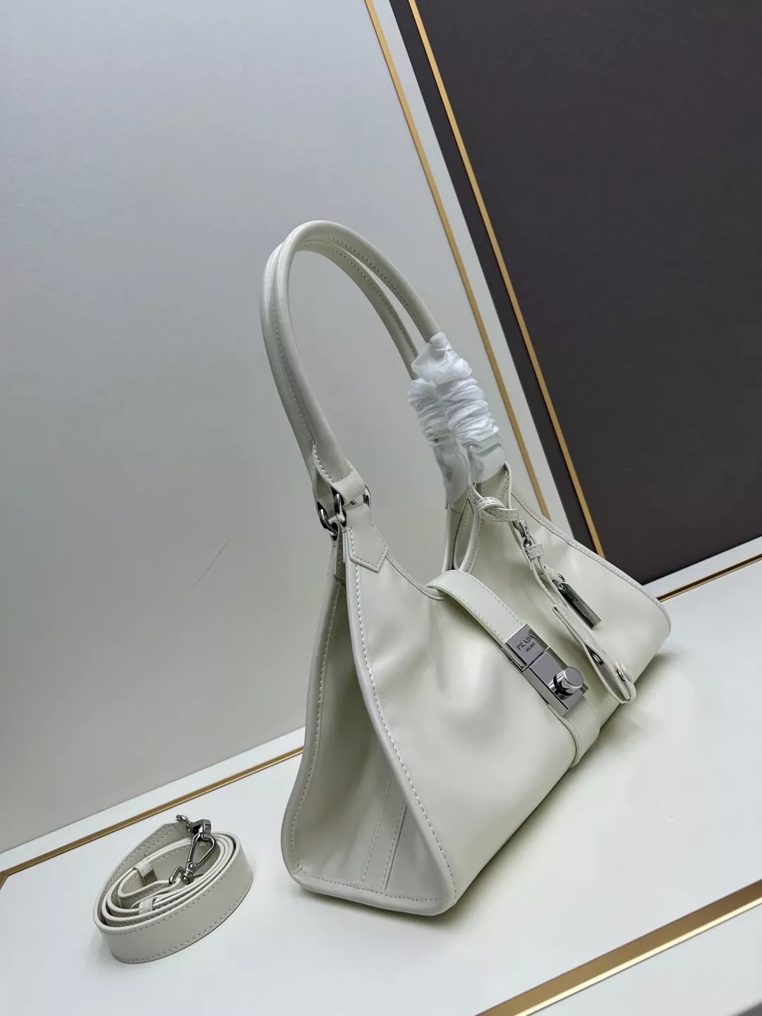 Durable 4908 Prada AAA Quality Handbags For Women