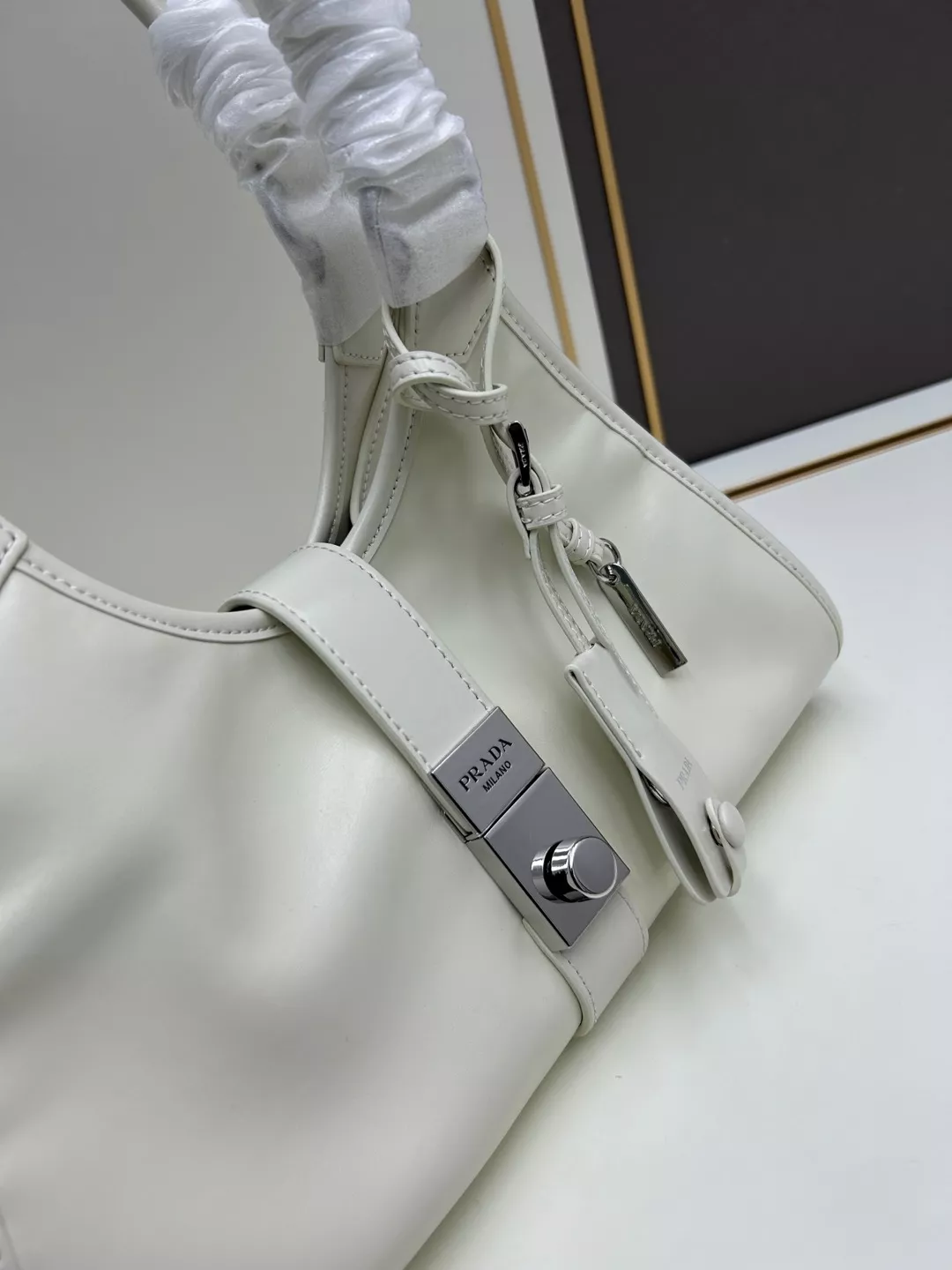 Durable 4908 Prada AAA Quality Handbags For Women