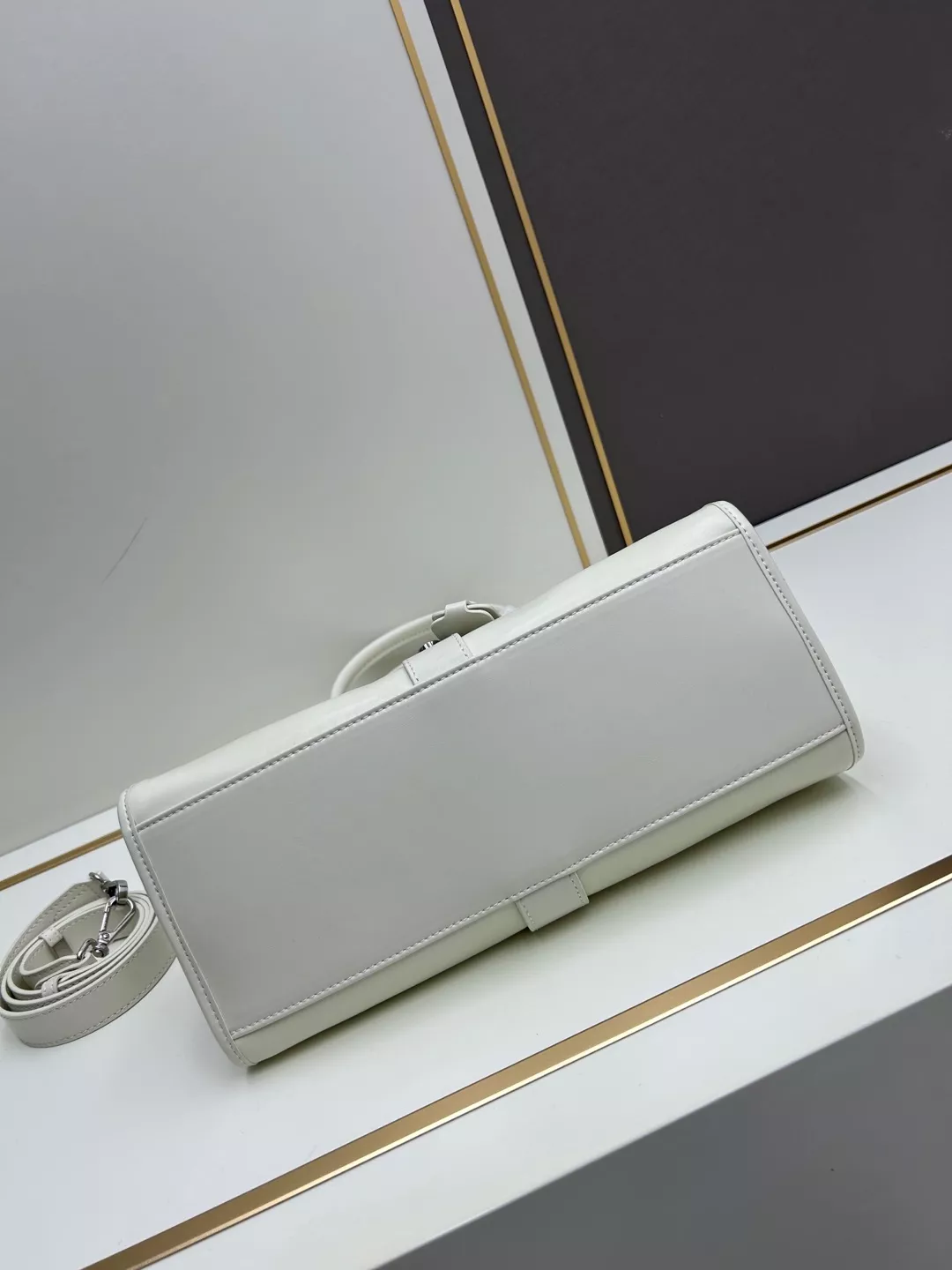 Durable 4908 Prada AAA Quality Handbags For Women