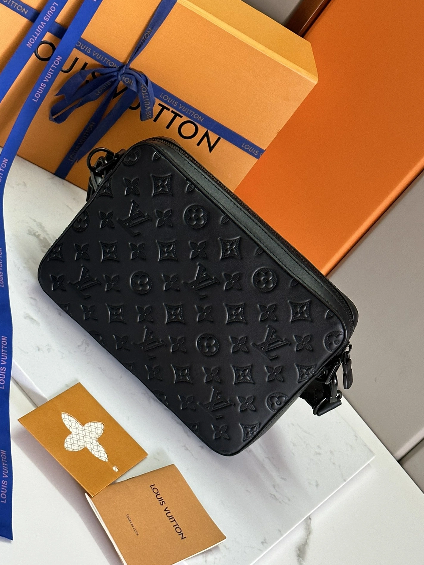 Durable 5053 Louis Vuitton AAA Man Messenger Bags