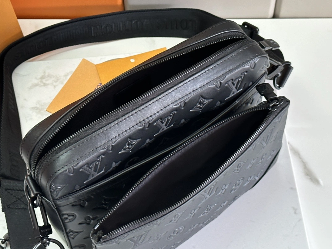 Durable 5053 Louis Vuitton AAA Man Messenger Bags