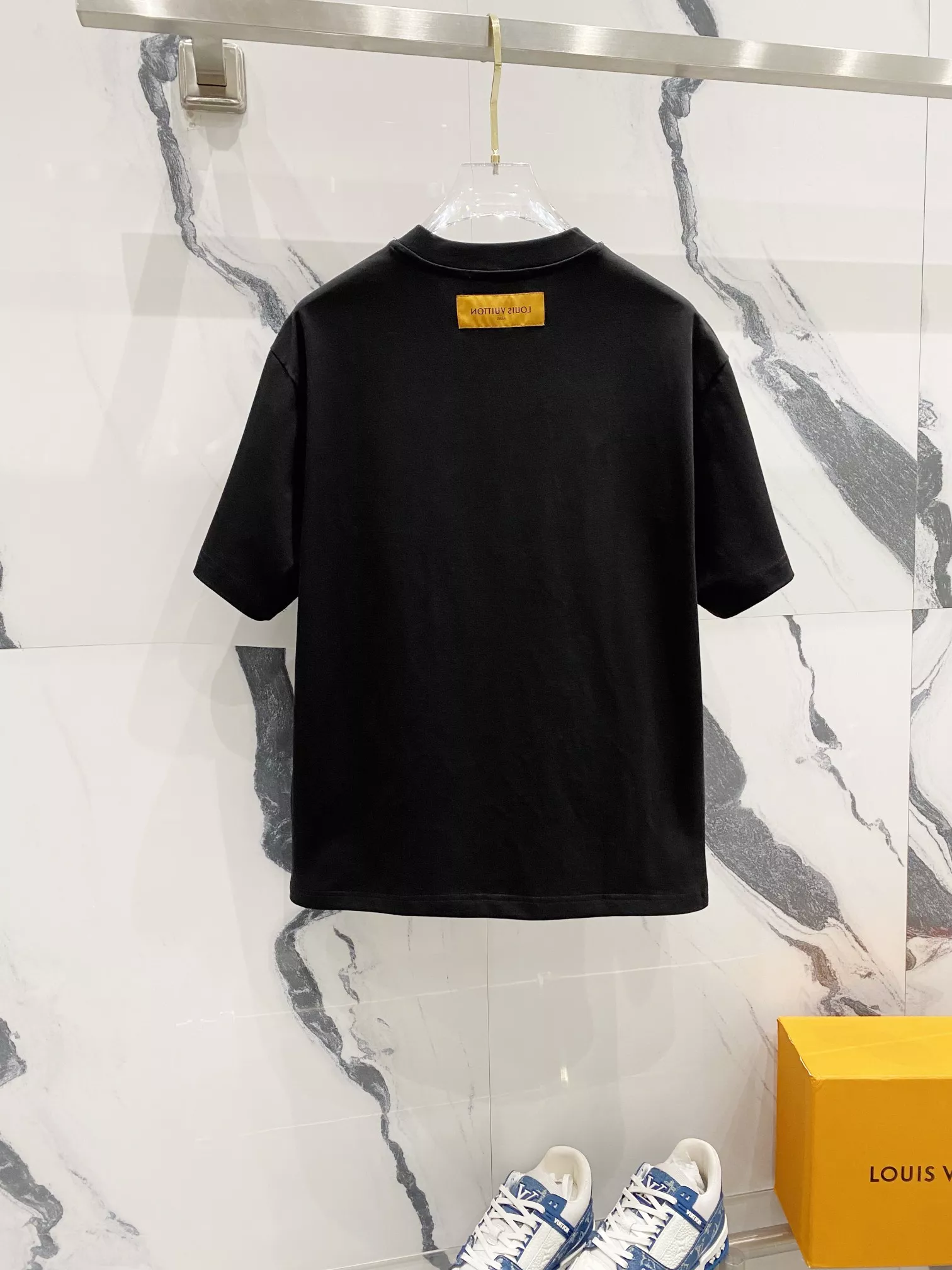 Durable 5241 Louis Vuitton LV T-Shirts Short Sleeved For Unisex