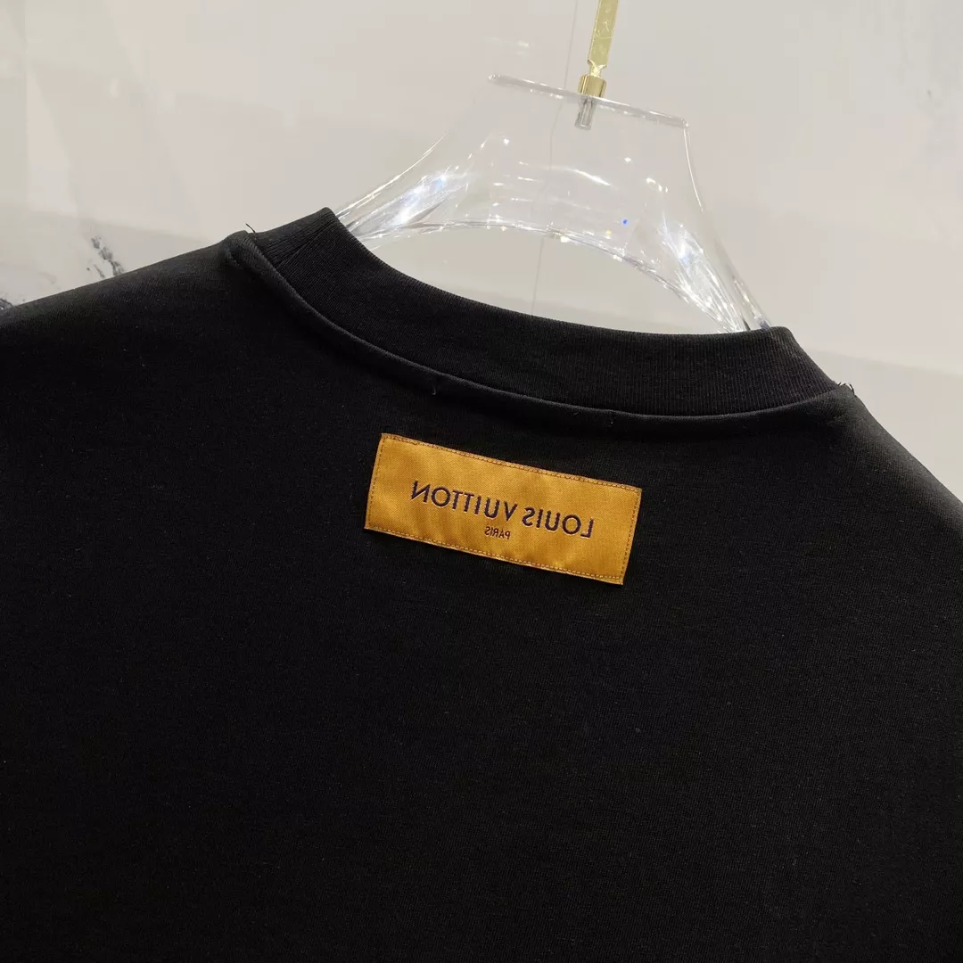 Durable 5241 Louis Vuitton LV T-Shirts Short Sleeved For Unisex