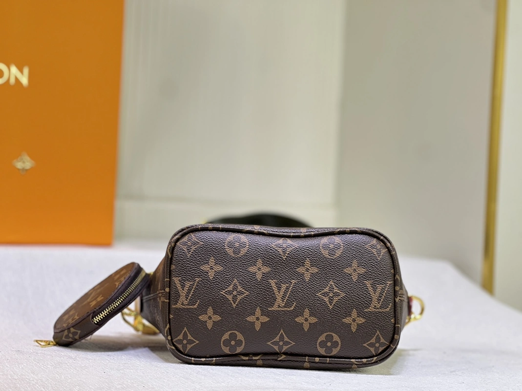Durable 5283 Louis Vuitton AAA Quality Handbags For Women