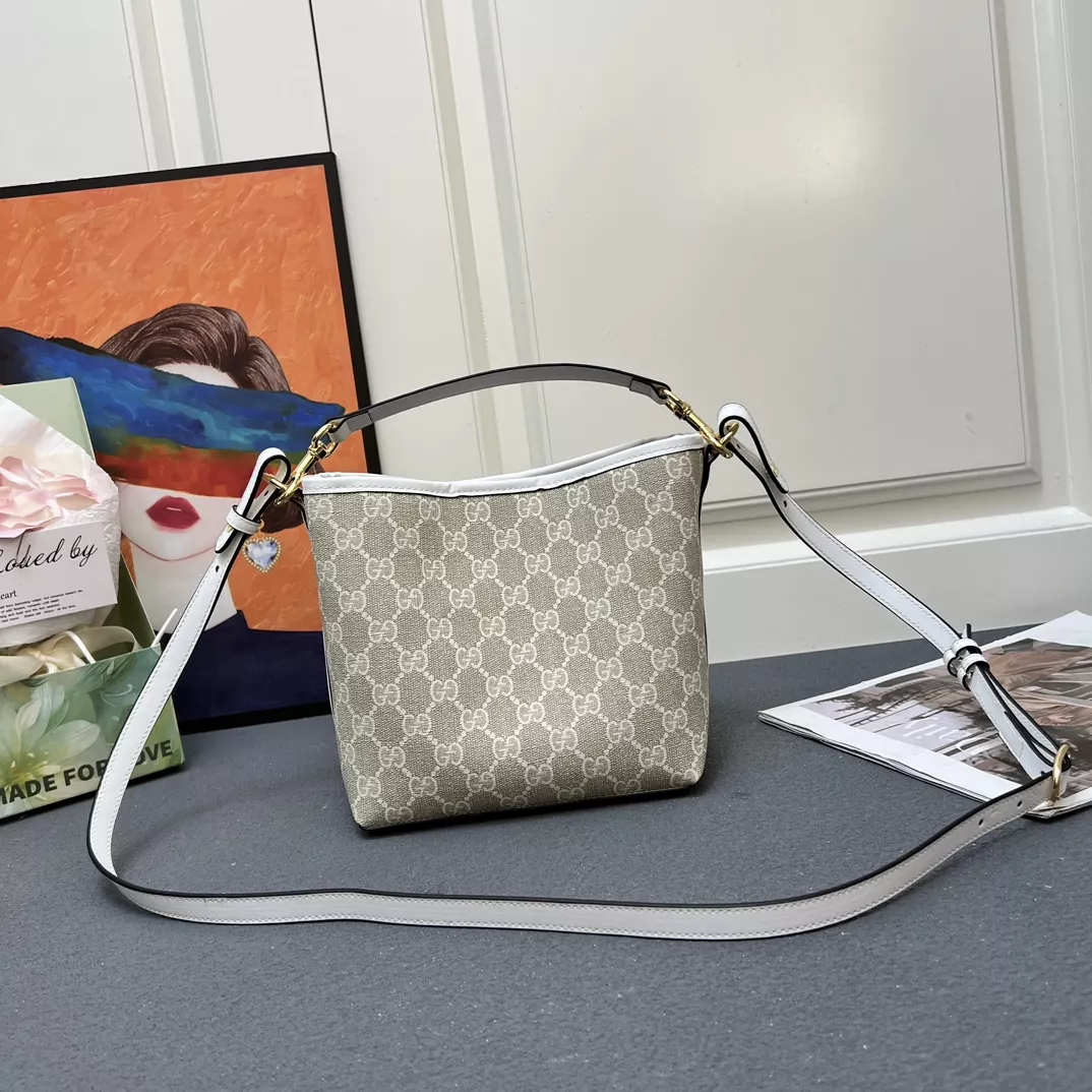 Durable 5297 Gucci AAA Quality Messenger Bags For Women