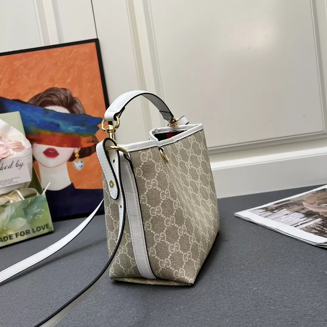 Durable 5297 Gucci AAA Quality Messenger Bags For Women