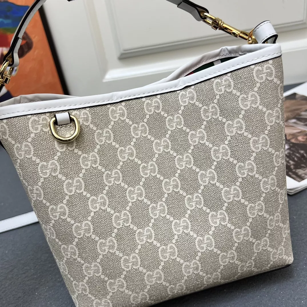 Durable 5297 Gucci AAA Quality Messenger Bags For Women