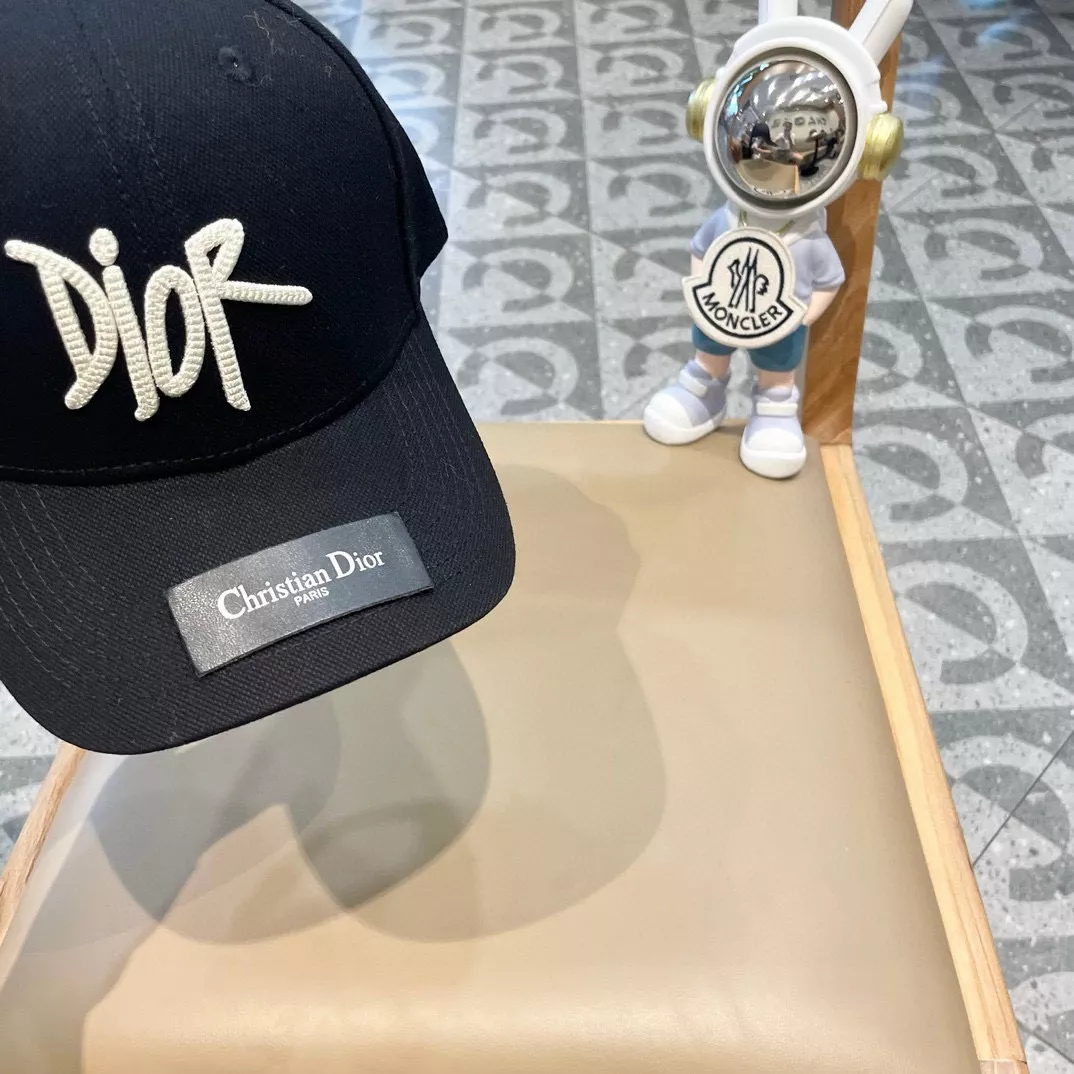Durable 5428 Christian Dior Caps