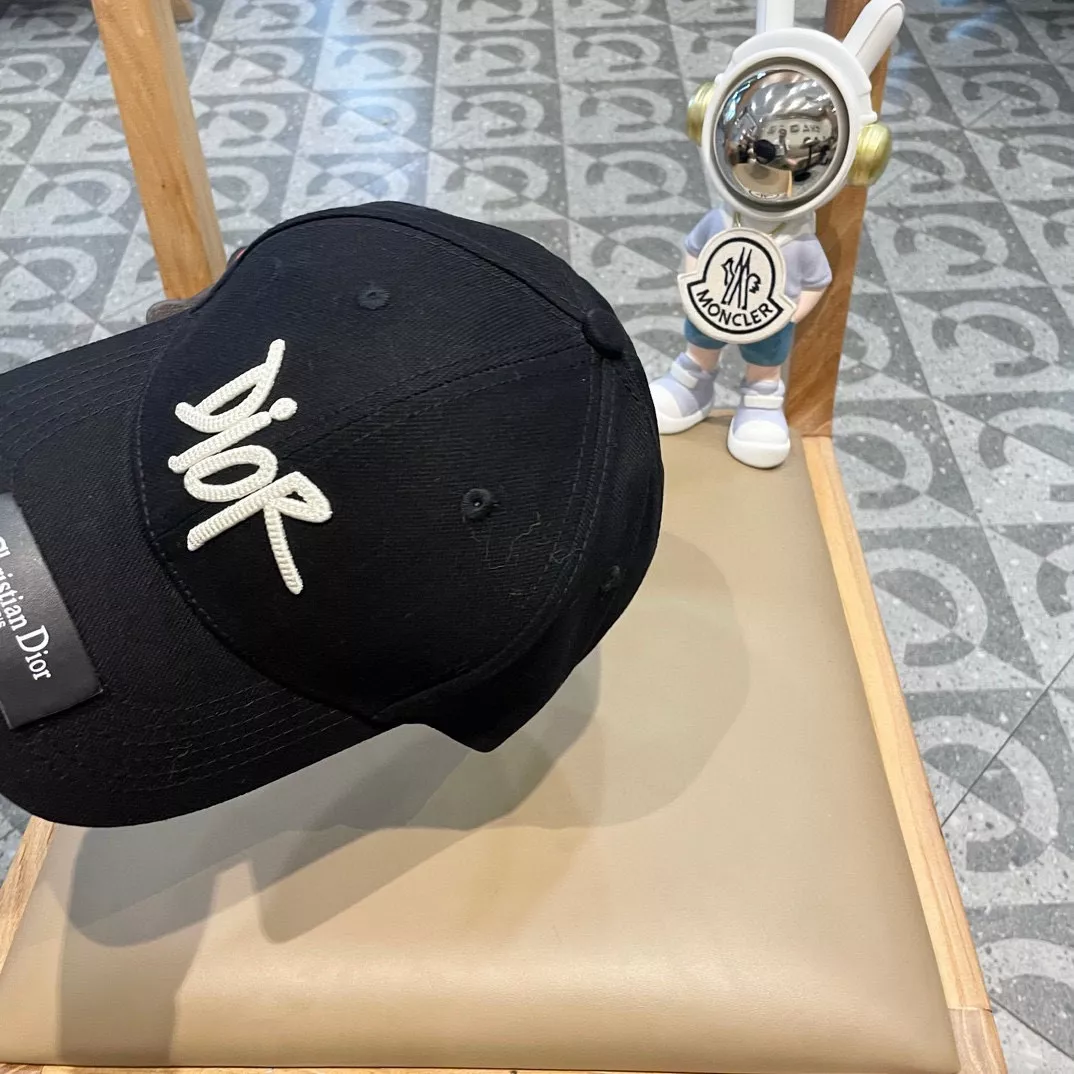 Durable 5428 Christian Dior Caps