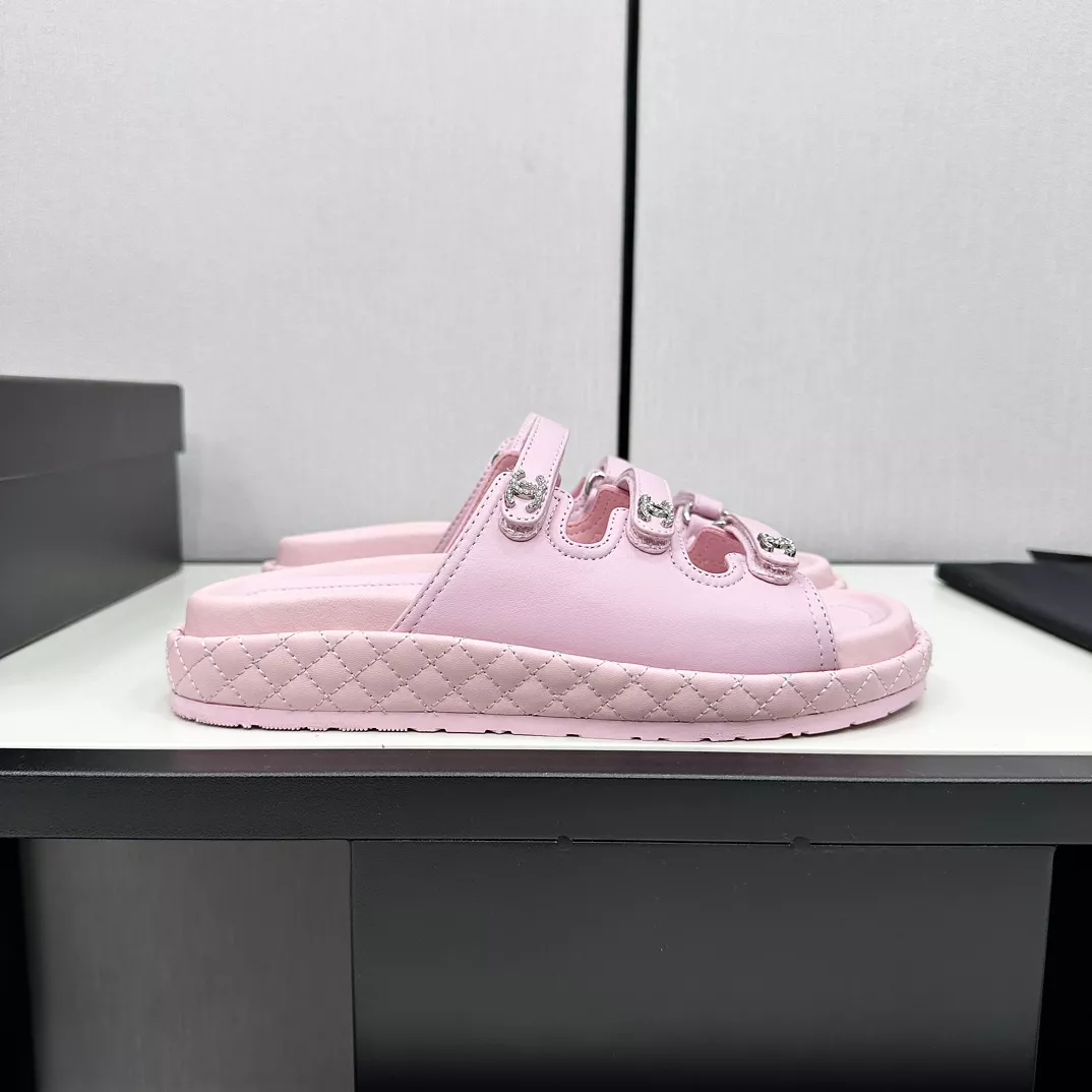 Durable 5481 Chanel Slippers For Women