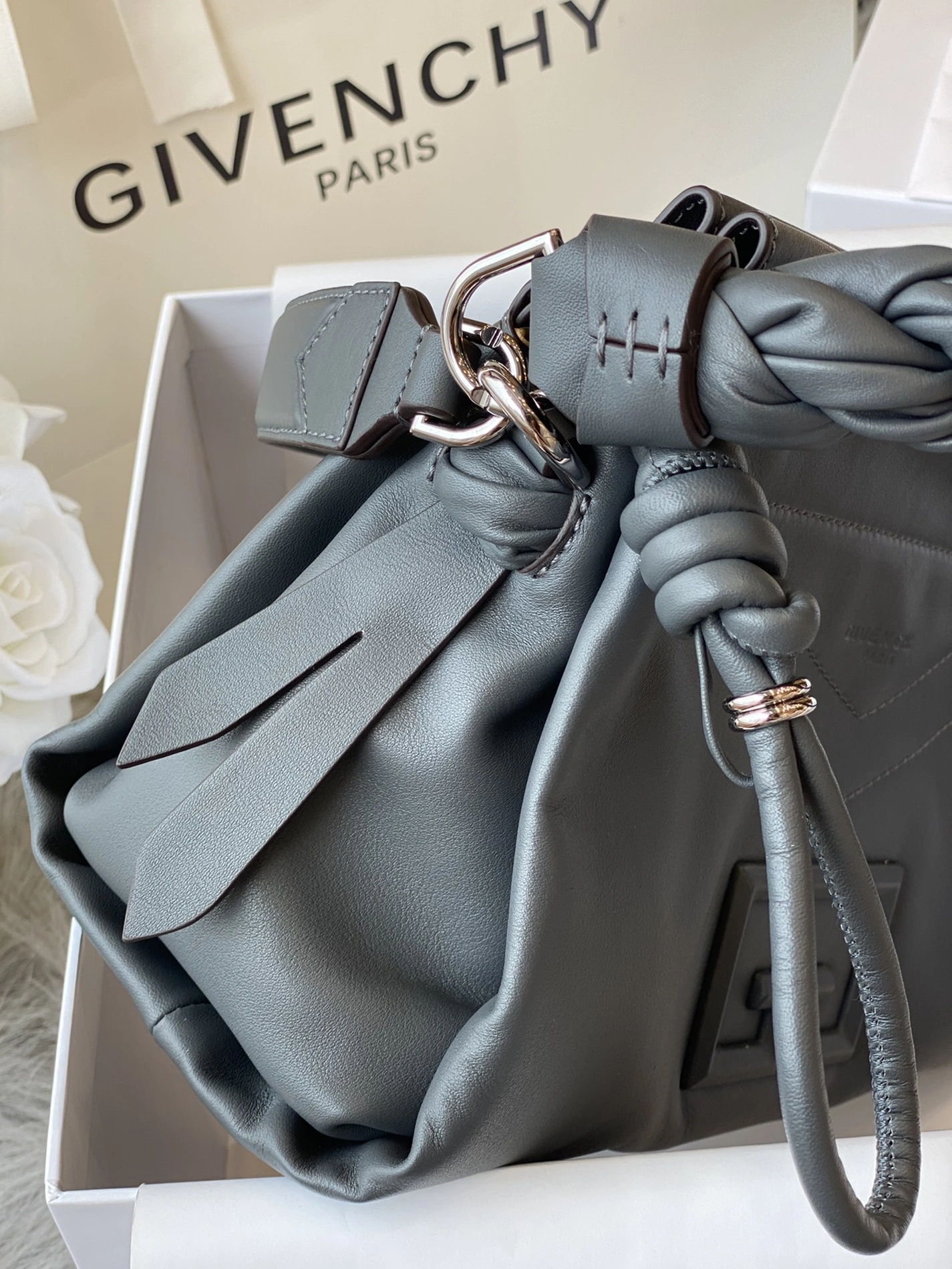 Durable 5572 Givenchy AAA Quality Handbags For Women