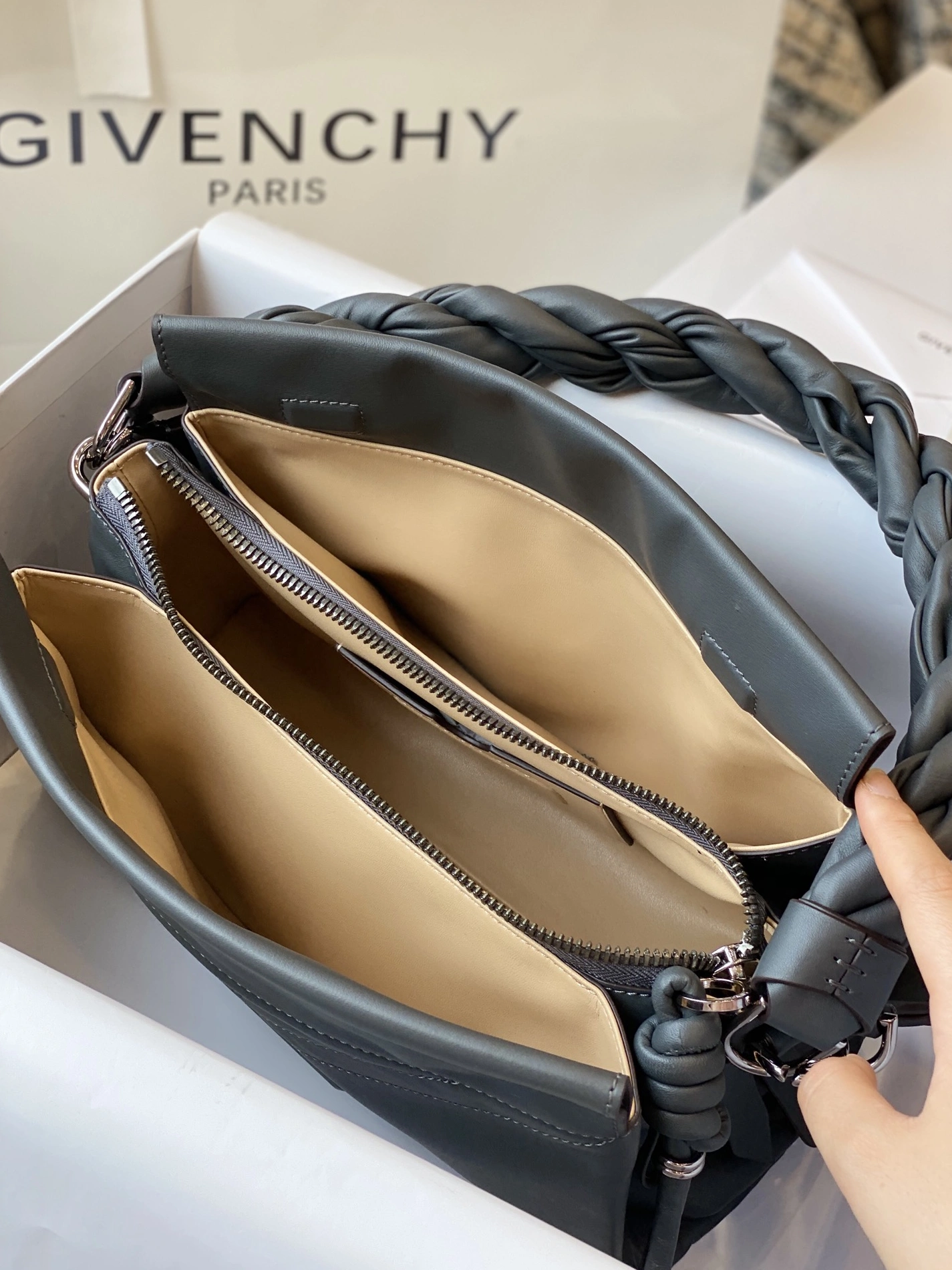 Durable 5572 Givenchy AAA Quality Handbags For Women