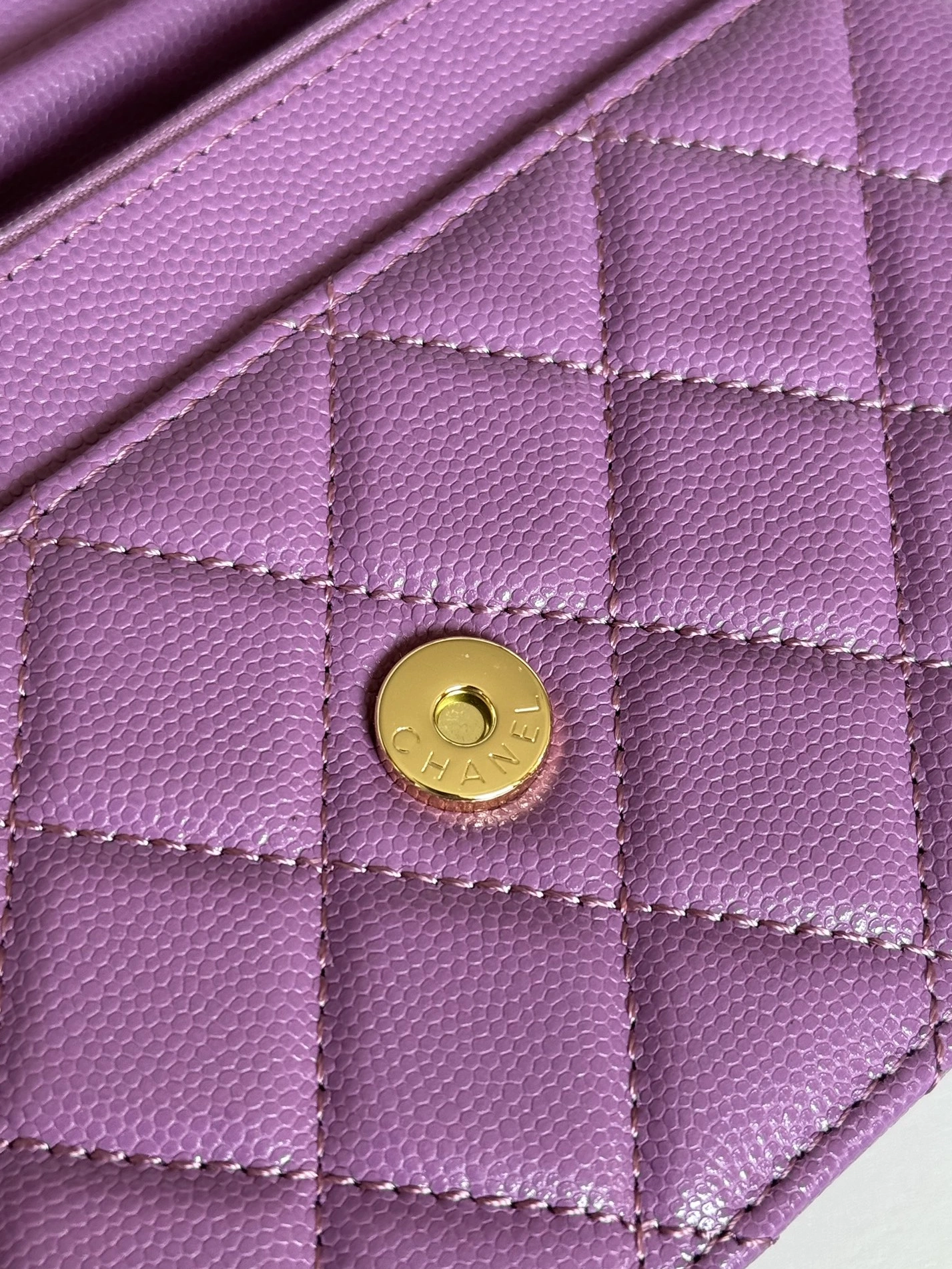 Durable 5601 Chanel AAA Quality Messenger Bags In Gold For Women