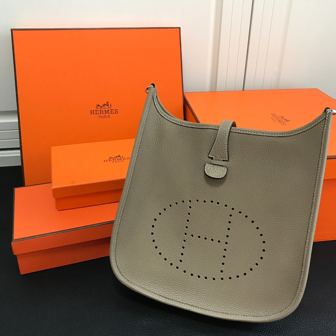 Durable 563 Hermes AAA Quality Messenger Bags For Women