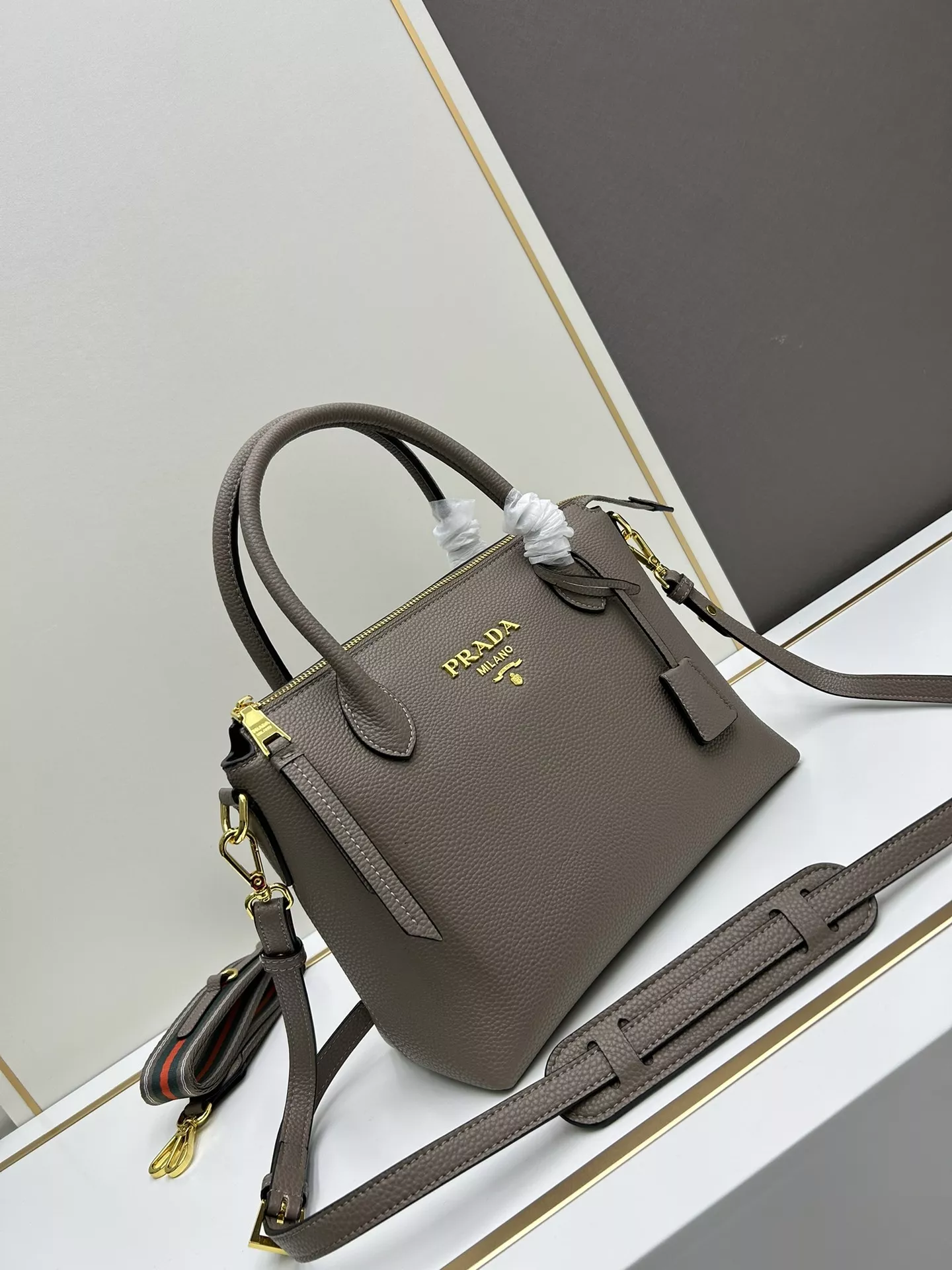 Durable 5707 Prada AAA Quality Handbags For Women