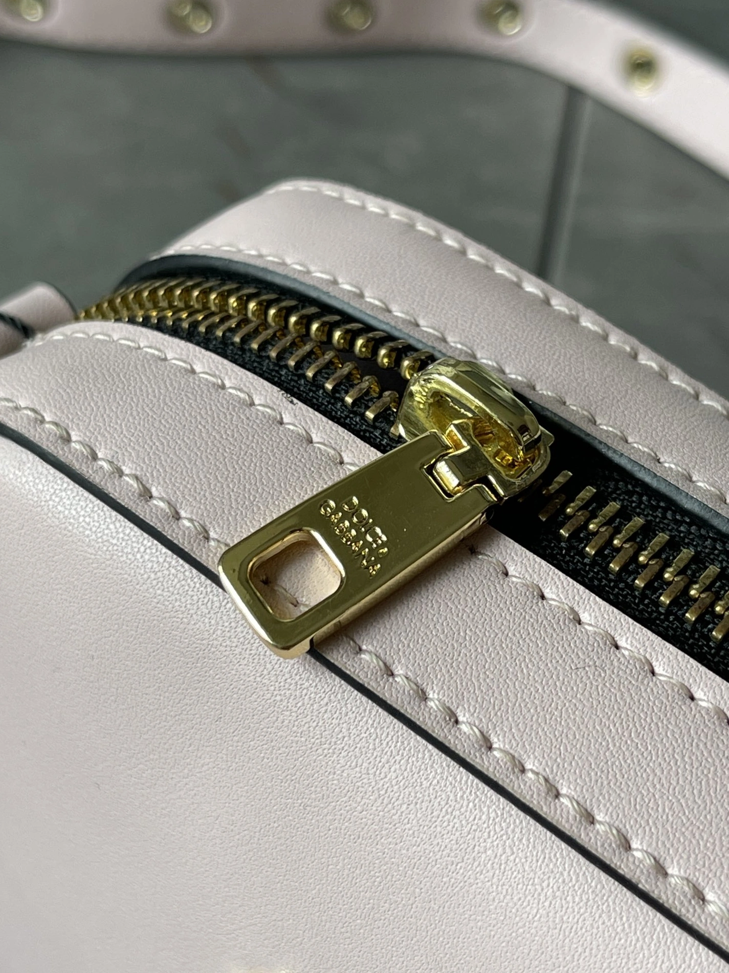 Durable 572 Dolce & Gabbana D&G AAA Quality Messenger Bags For Women