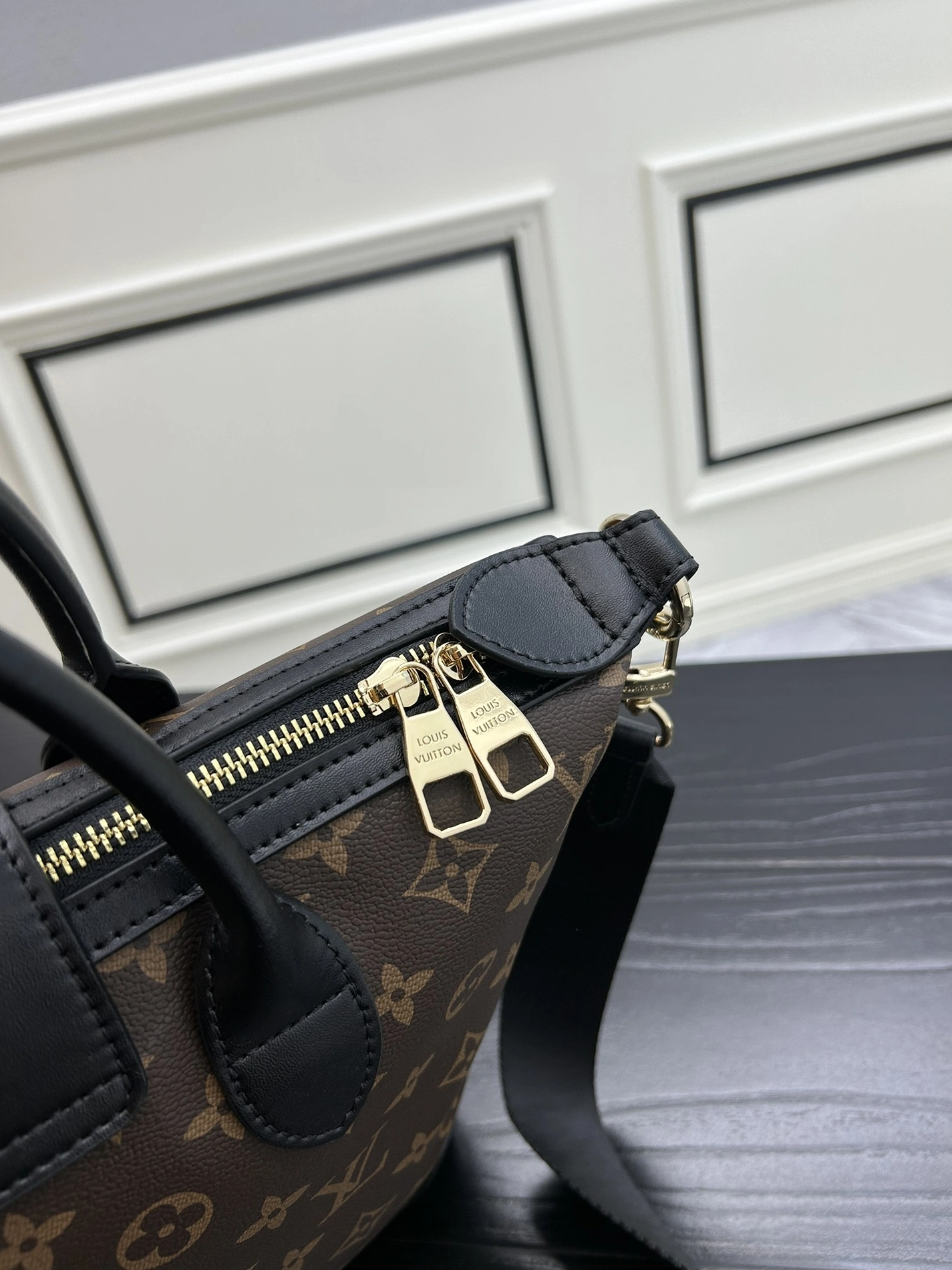 Durable 5734 Louis Vuitton AAA Quality Handbags For Women