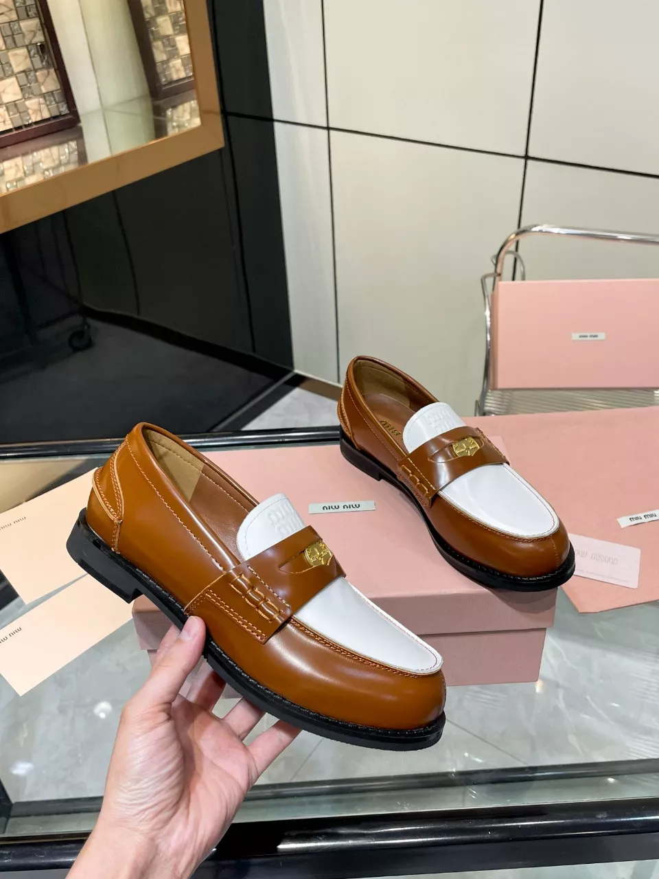 Durable 593 MIU MIU Leather Shoes For Women