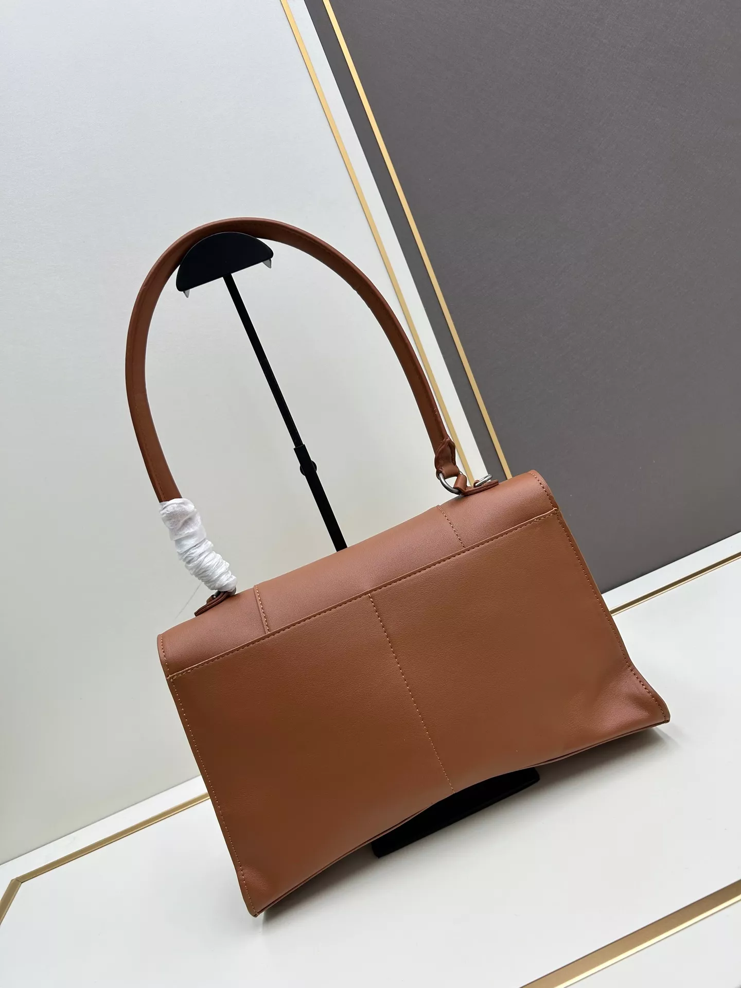 Durable 6061 Balenciaga AAA Quality Shoulder Bags For Women