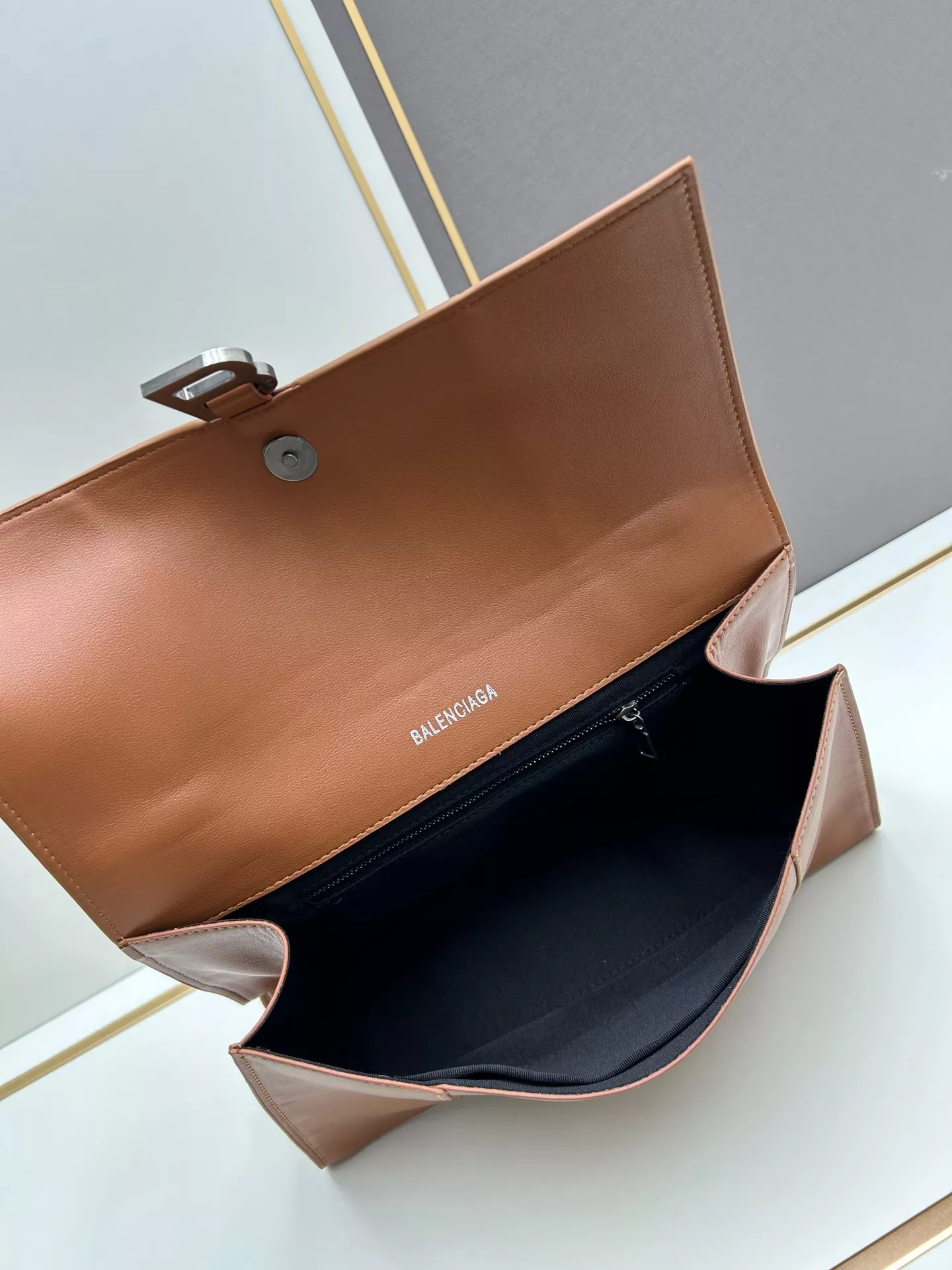 Durable 6061 Balenciaga AAA Quality Shoulder Bags For Women