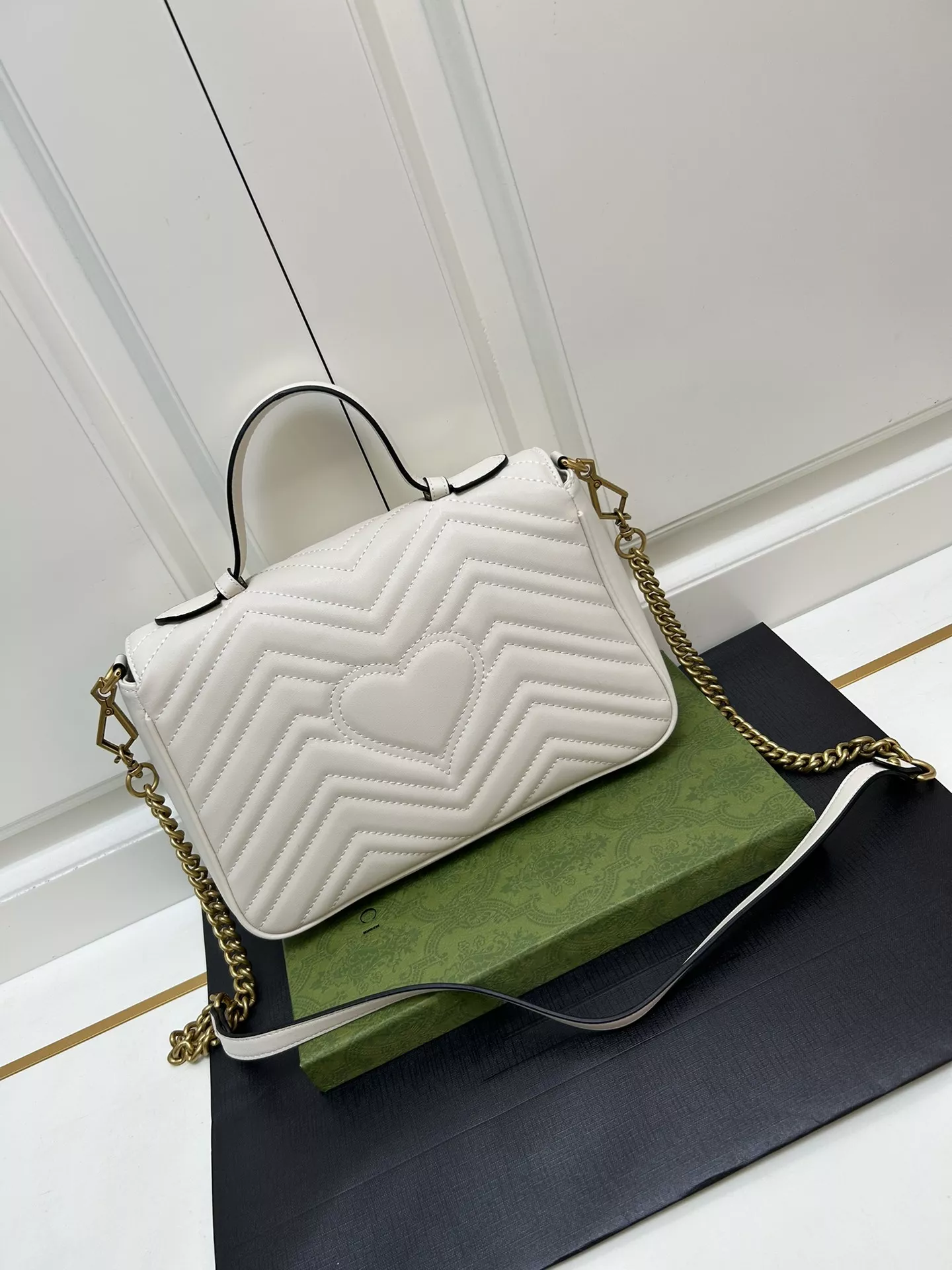 Durable 6135 Gucci AAA Quality Messenger Bags For Women