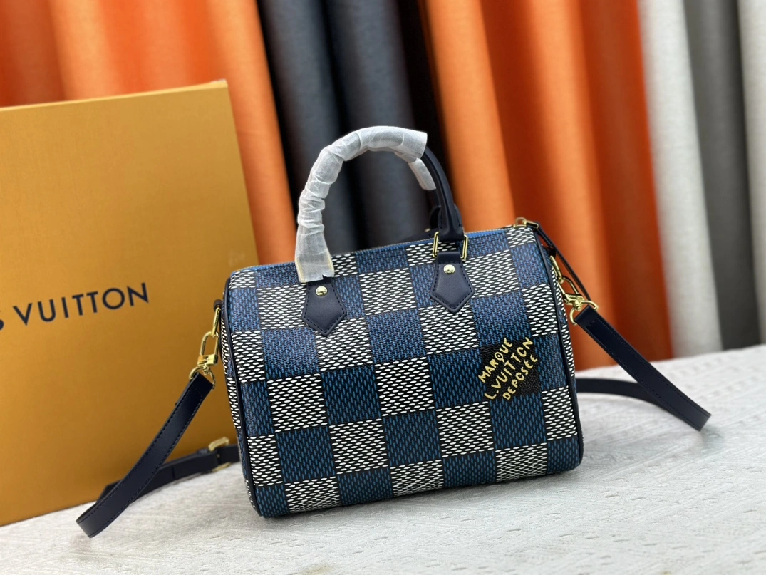 Durable 6135 Louis Vuitton AAA Quality Handbags For Women