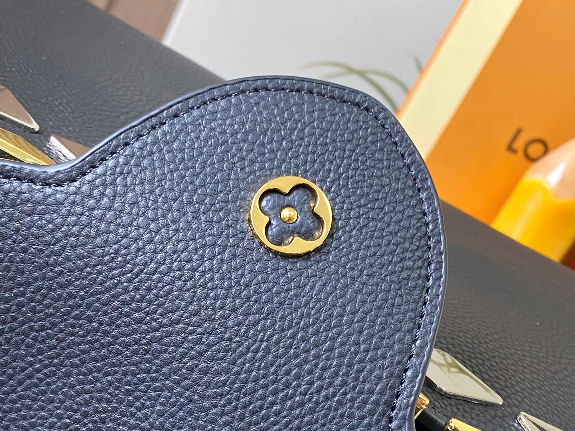 Durable 6255 Louis Vuitton AAA Quality Messenger Bags For Women