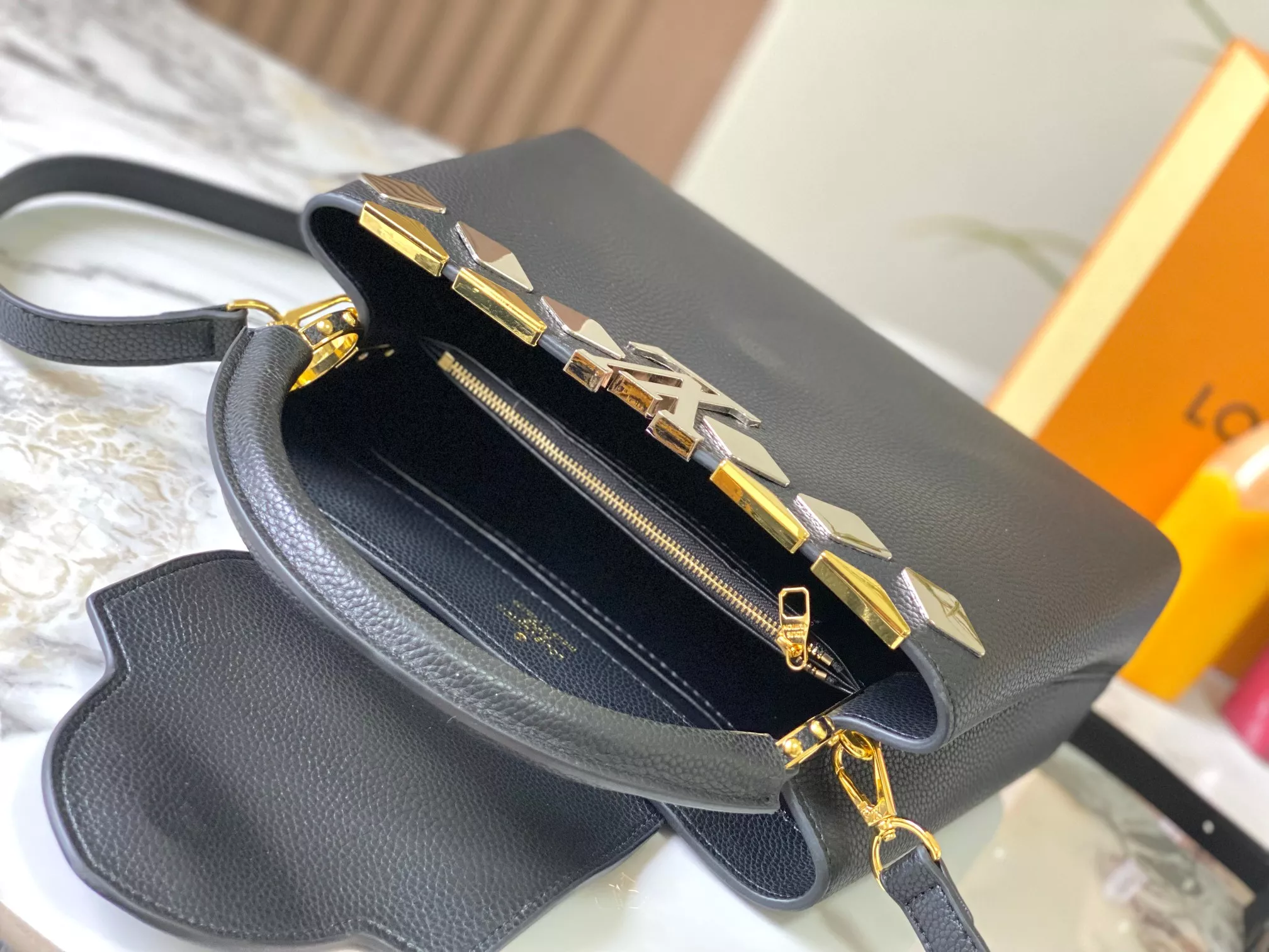 Durable 6255 Louis Vuitton AAA Quality Messenger Bags For Women