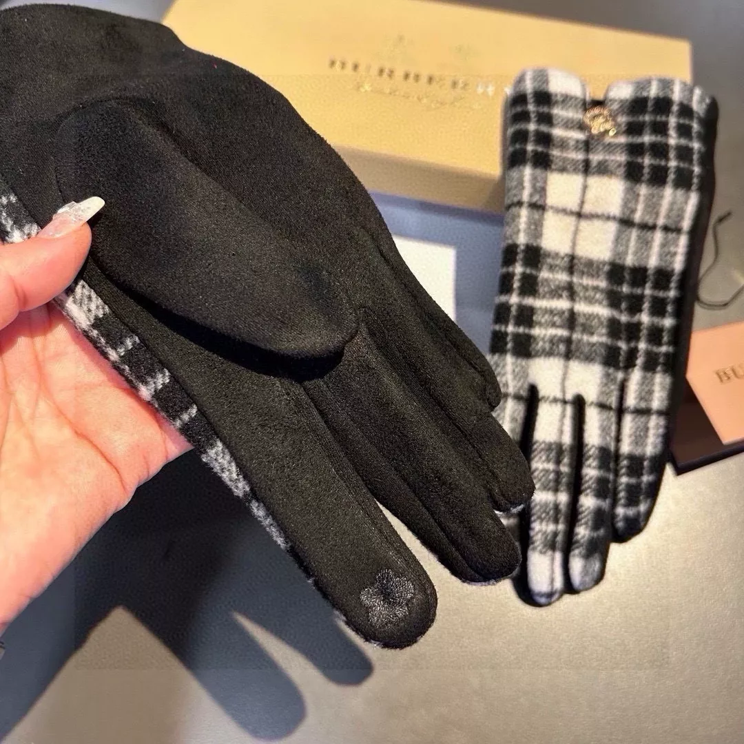 Durable 6299 Burberry Gloves
