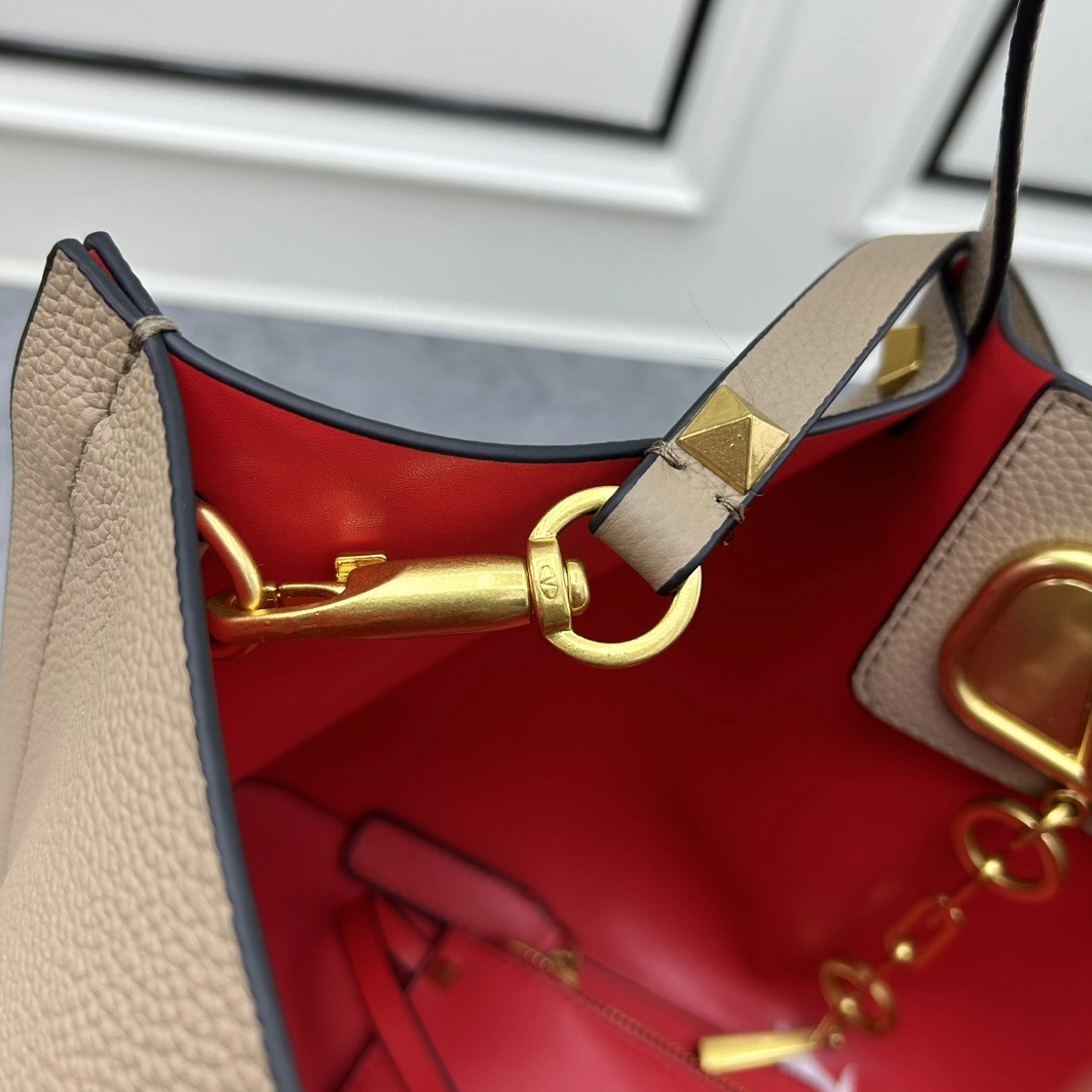 Durable 6317 Valentino AAA Quality Handbags For Women