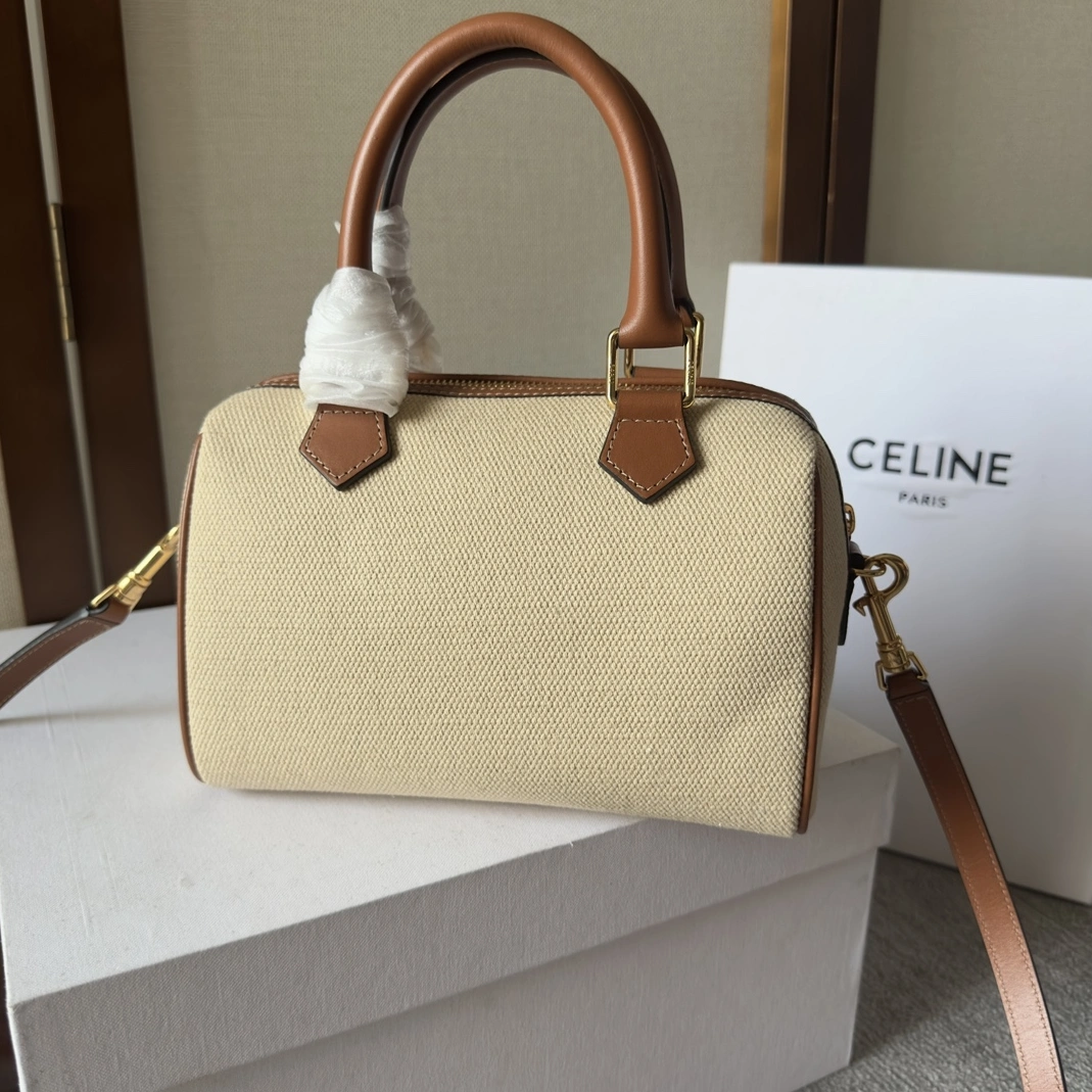 Durable 6350 Celine AAA Quality Handbags For Women