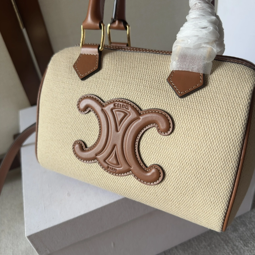 Durable 6350 Celine AAA Quality Handbags For Women