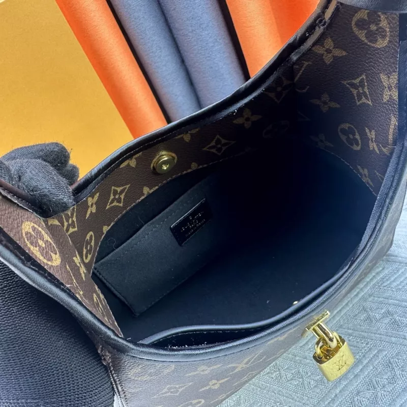 Durable 6362 Louis Vuitton AAA Quality Shoulder Bags For Women