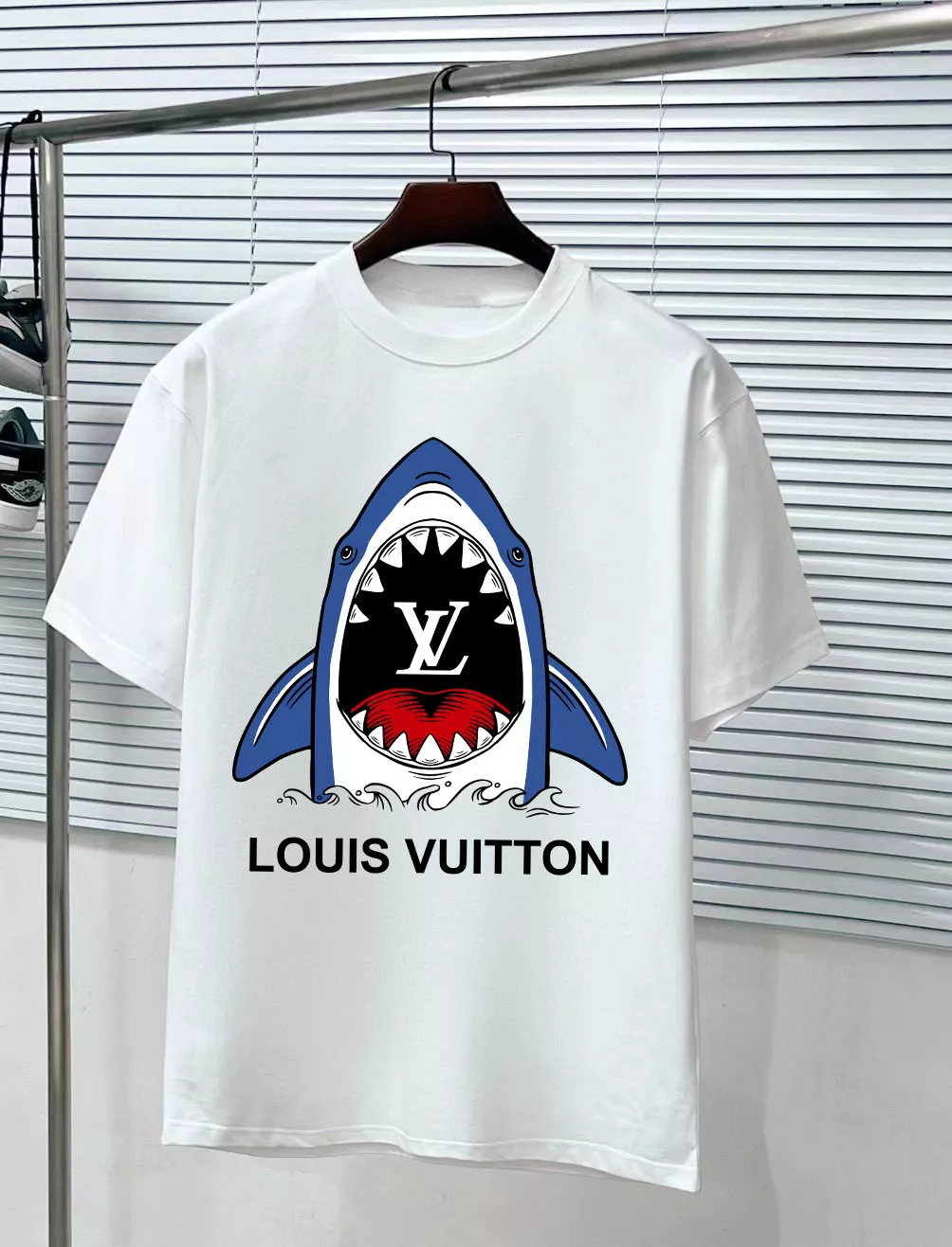 Durable 658 Louis Vuitton LV T-Shirts Short Sleeved For Unisex