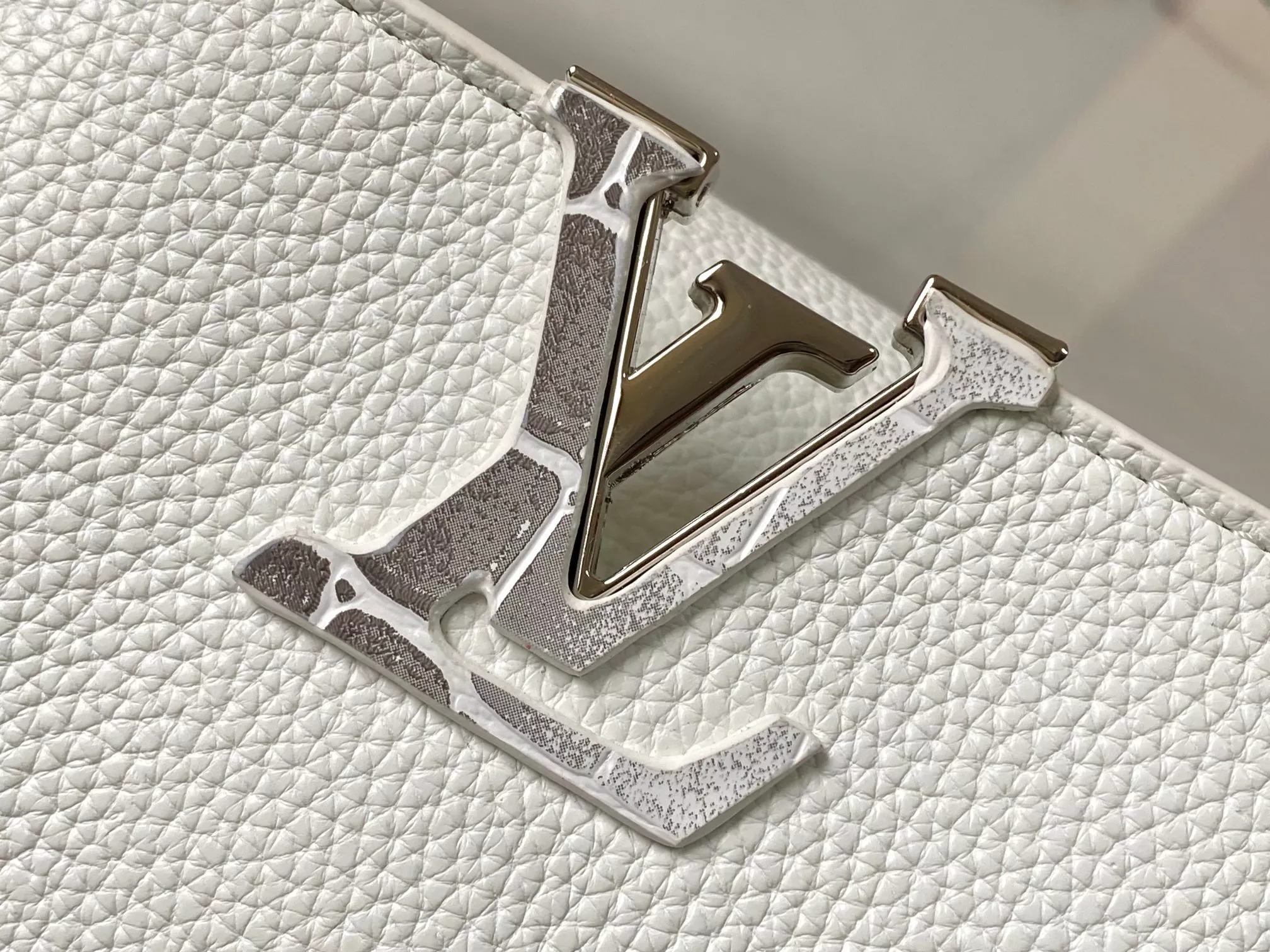 Durable 6812 Louis Vuitton AAA Quality Messenger Bags For Women