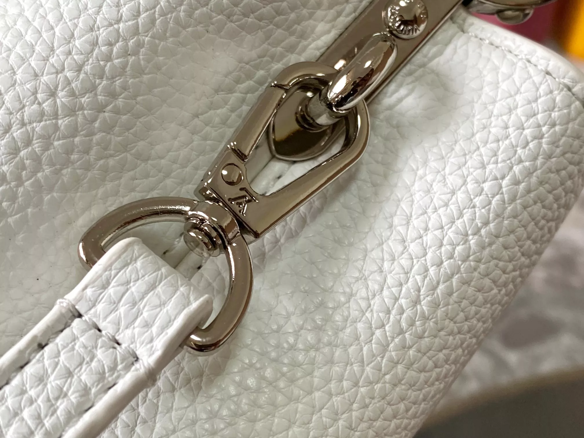 Durable 6812 Louis Vuitton AAA Quality Messenger Bags For Women