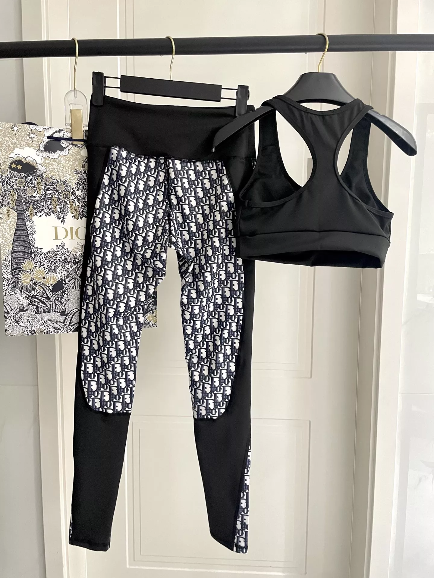 Durable 6901 Christian Dior Tracksuits Sleeveless For Women