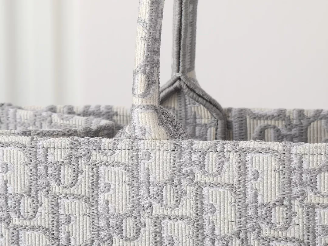 Durable 7107 Christian Dior AAA Quality Tote-Handbags For Women