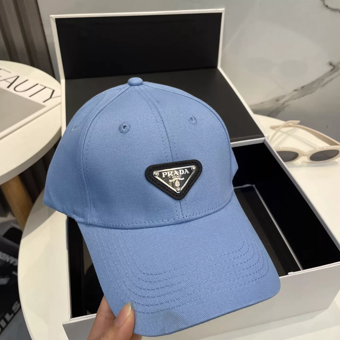 Durable 7112 Prada Caps