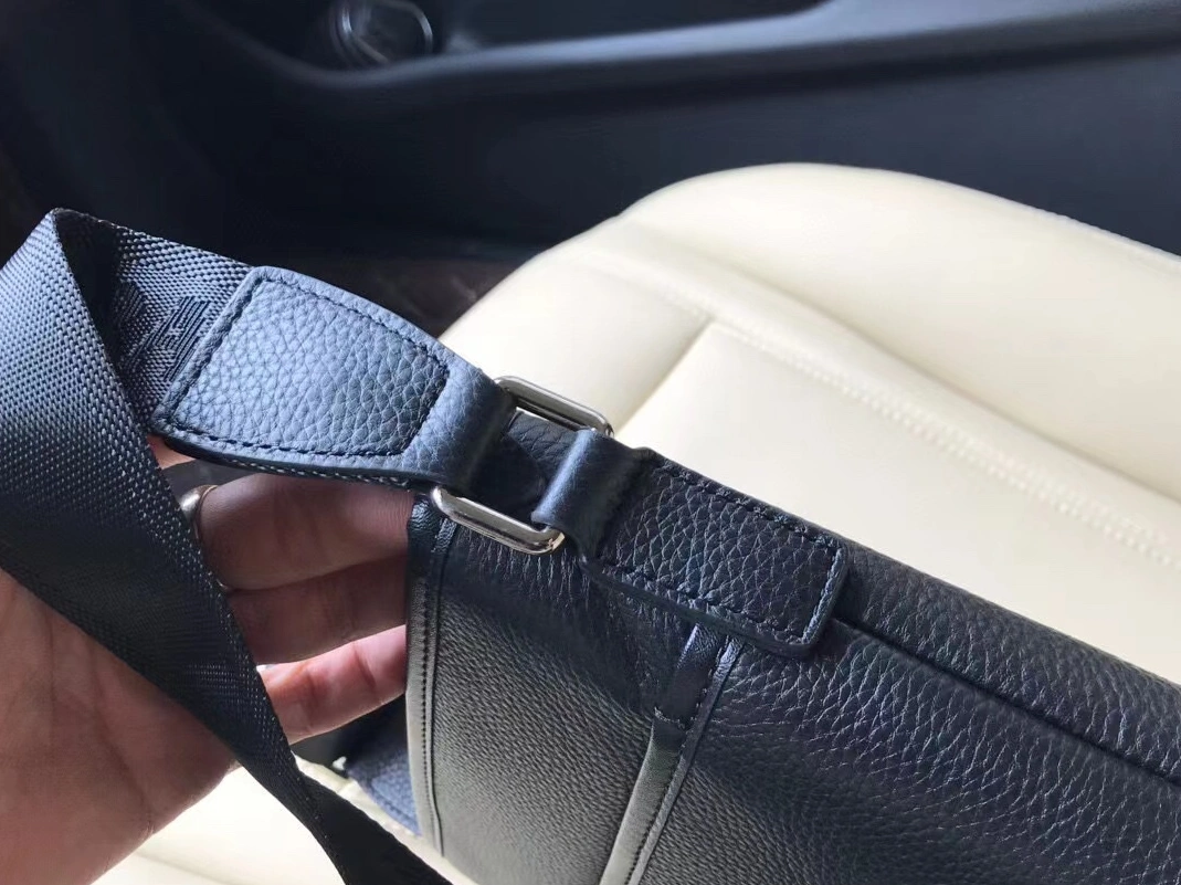 Durable 7127 Prada AAA Man Messenger Bags
