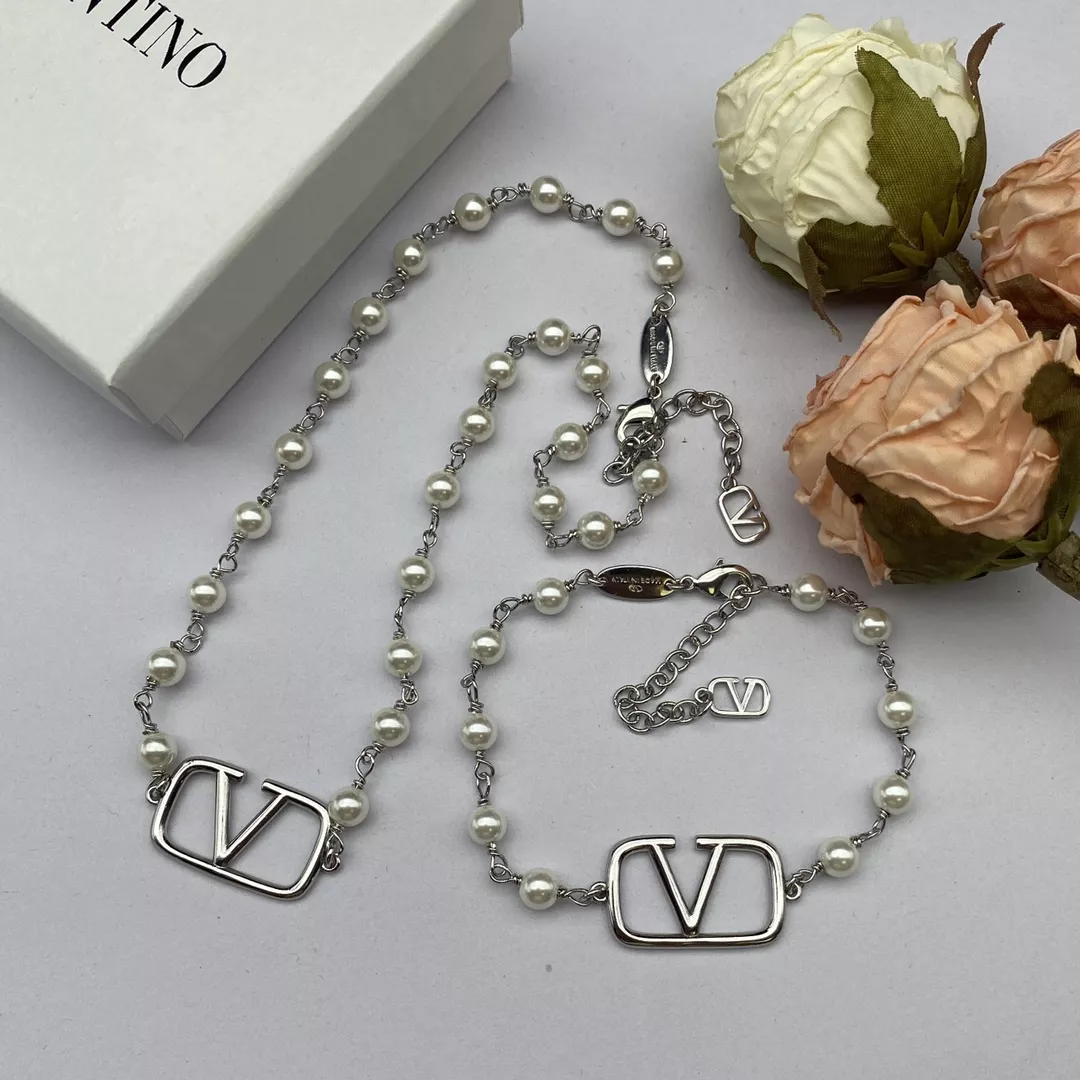 Durable 7142 Valentino Jewelry Set For Women