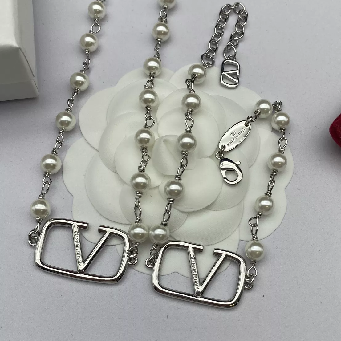 Durable 7142 Valentino Jewelry Set For Women