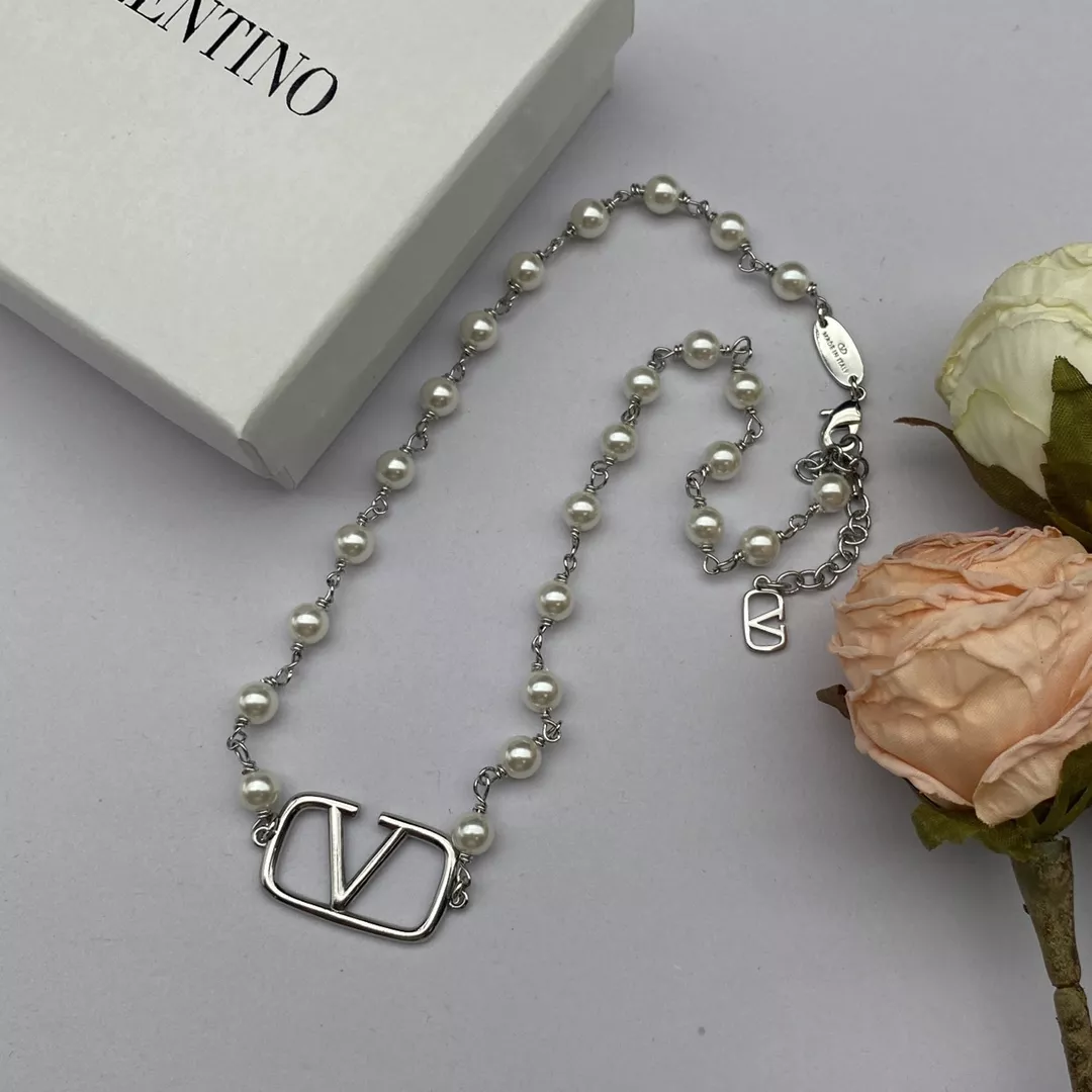 Durable 7142 Valentino Jewelry Set For Women