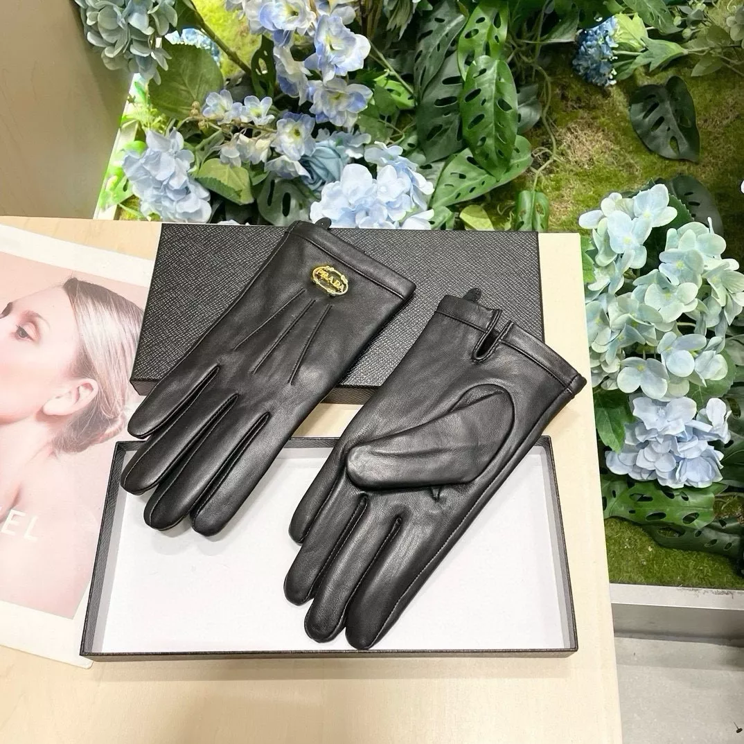 Durable 7215 Prada Gloves For Women