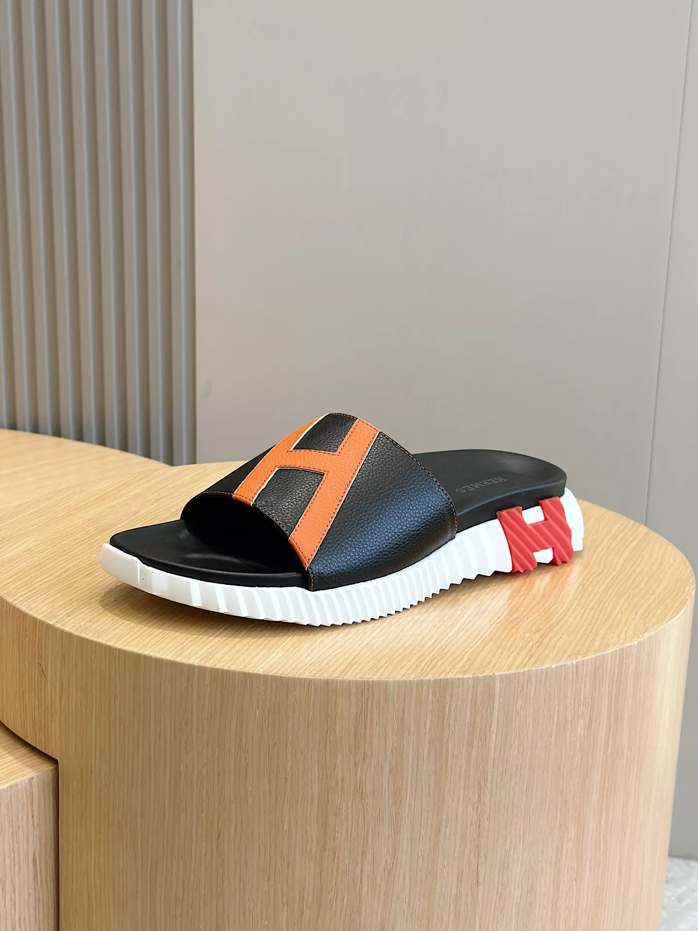 Durable 7255 Hermes Slippers For Men