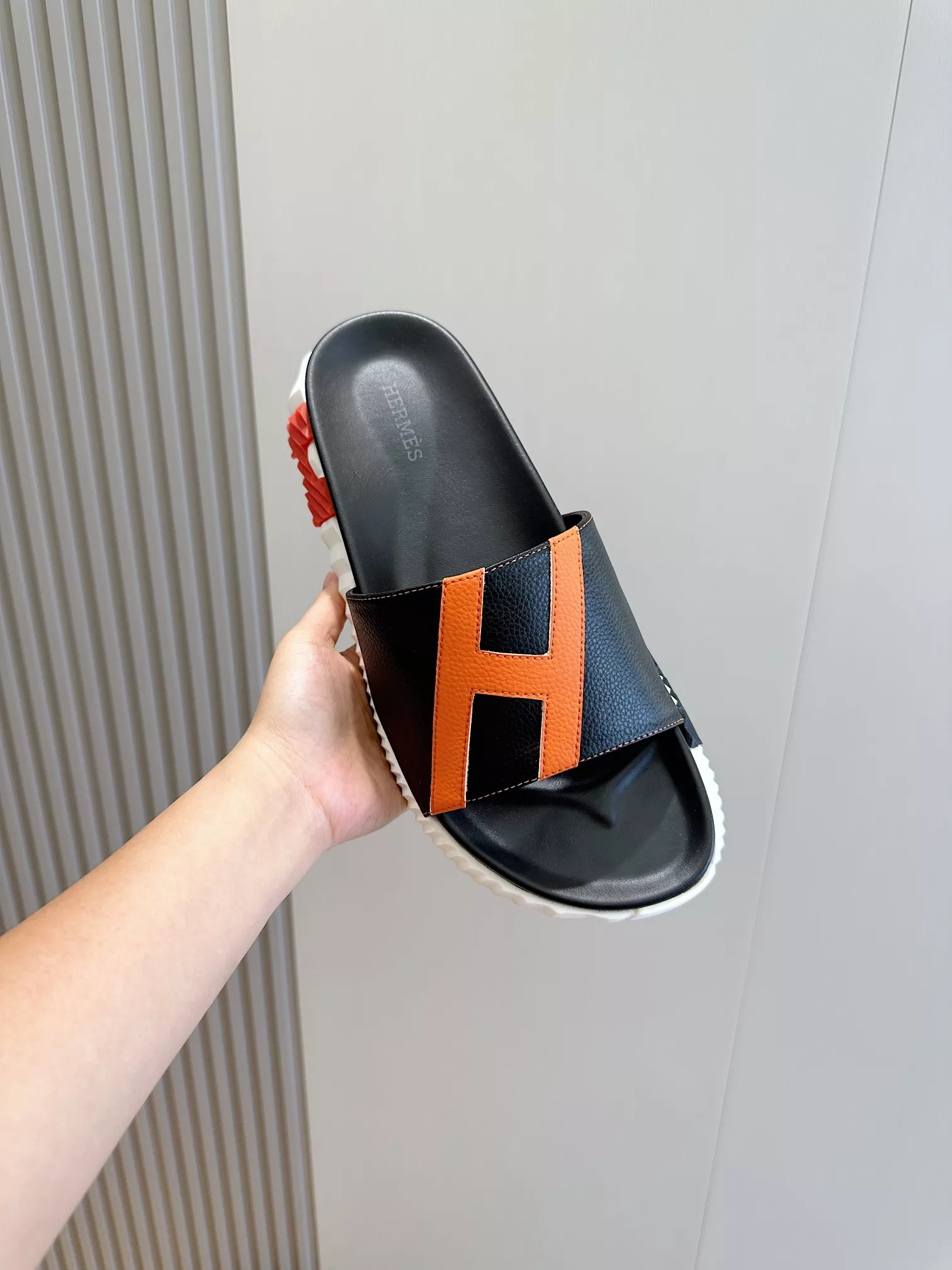 Durable 7255 Hermes Slippers For Men