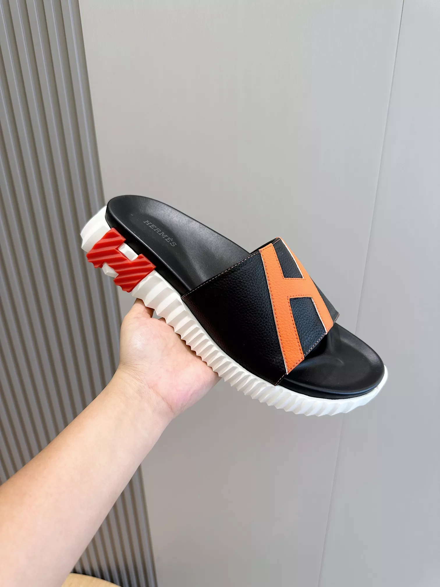 Durable 7255 Hermes Slippers For Men